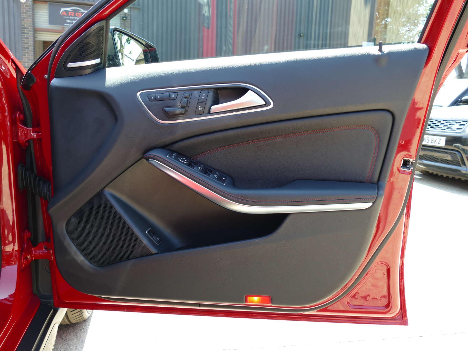 Mercedes-Benz Gla view 46