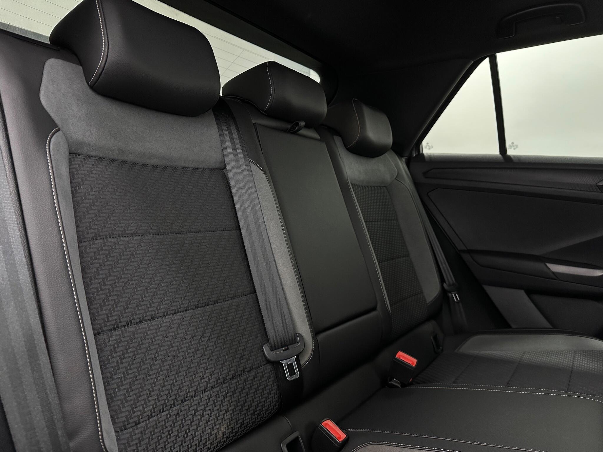 Volkswagen T-Roc view 42