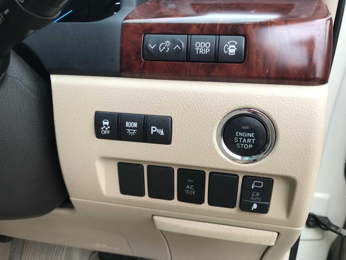Toyota Alphard view 16
