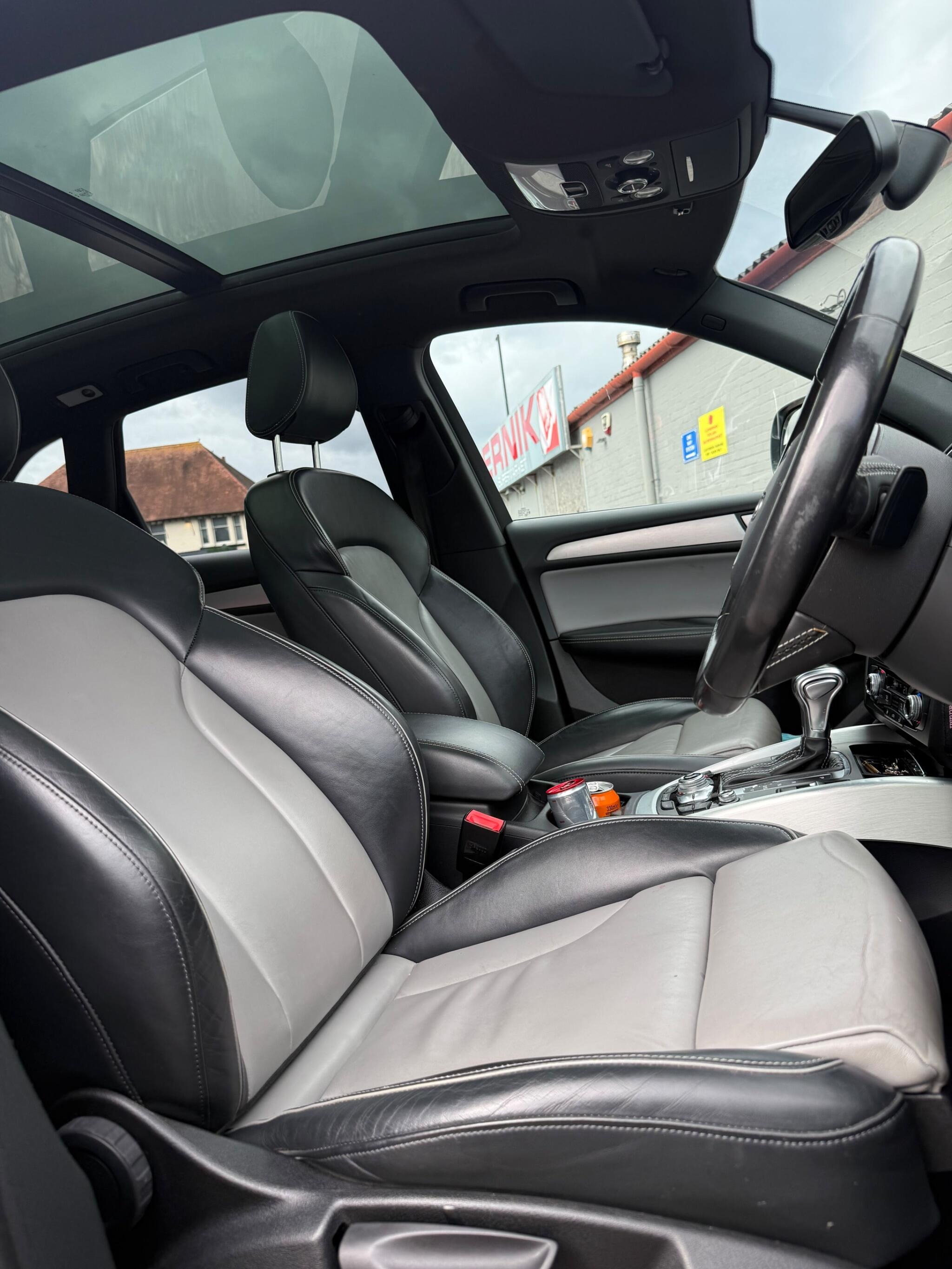 Audi Q5 view 13