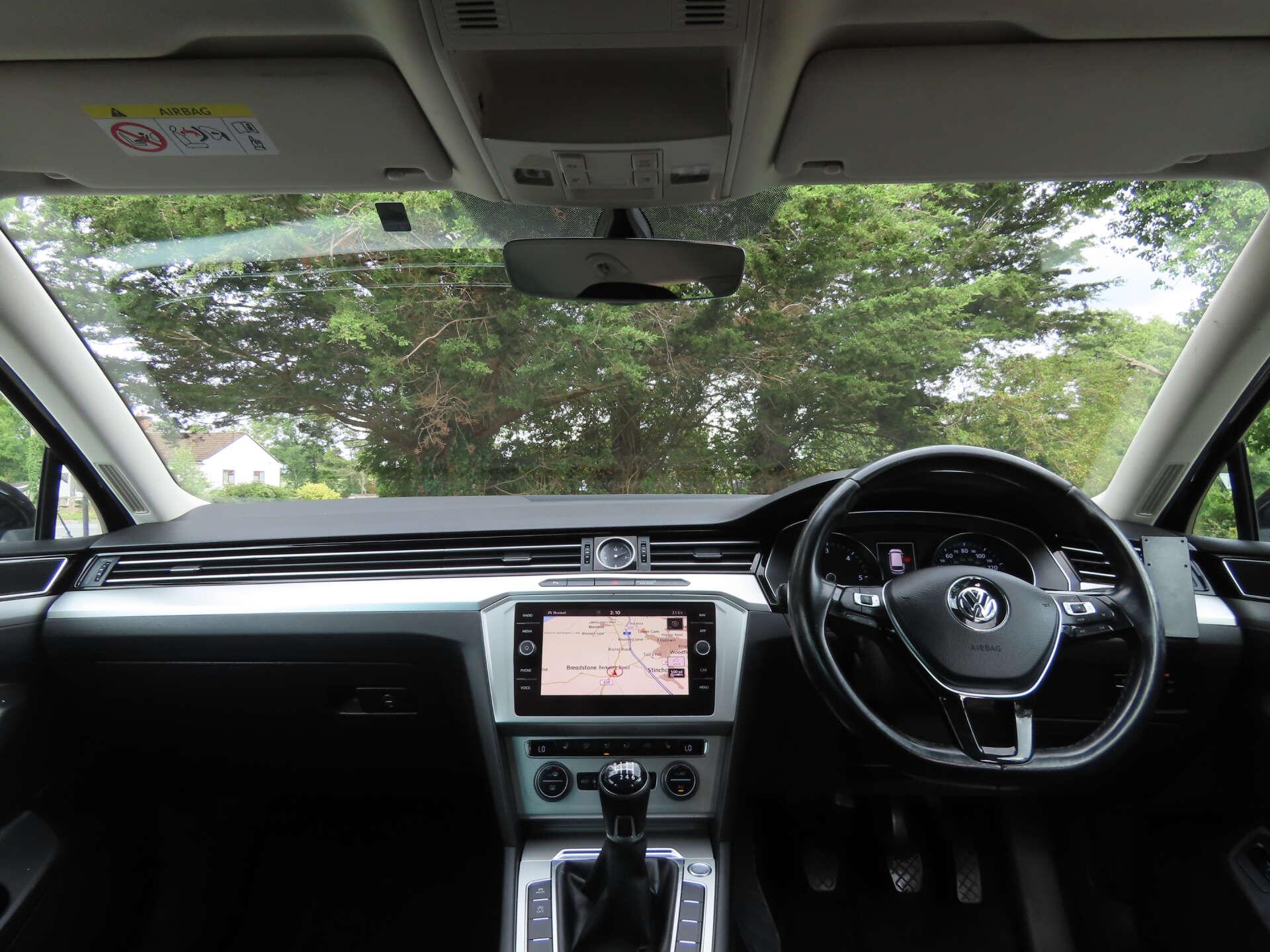Volkswagen Passat view 7