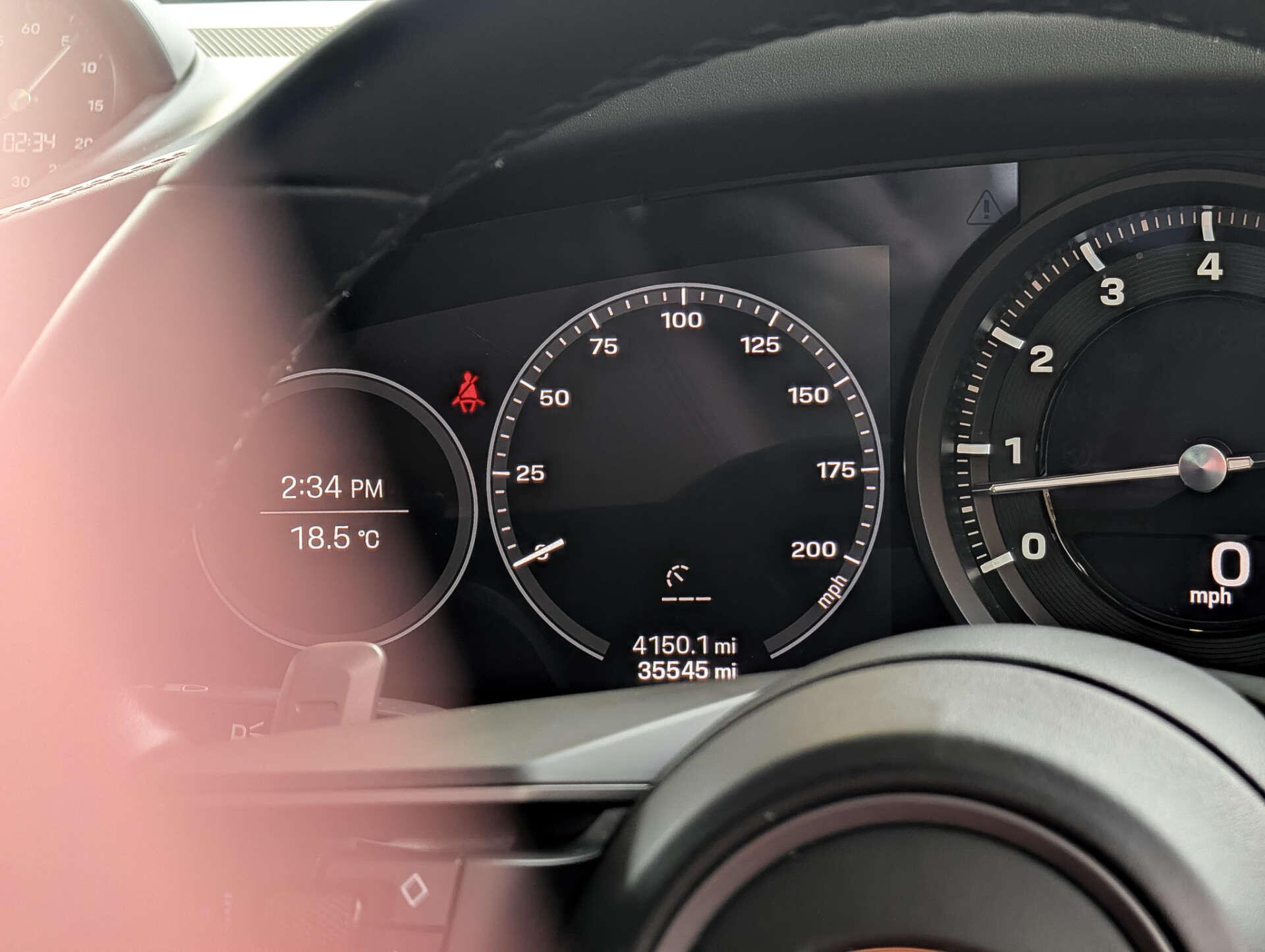 Porsche 911 view 34