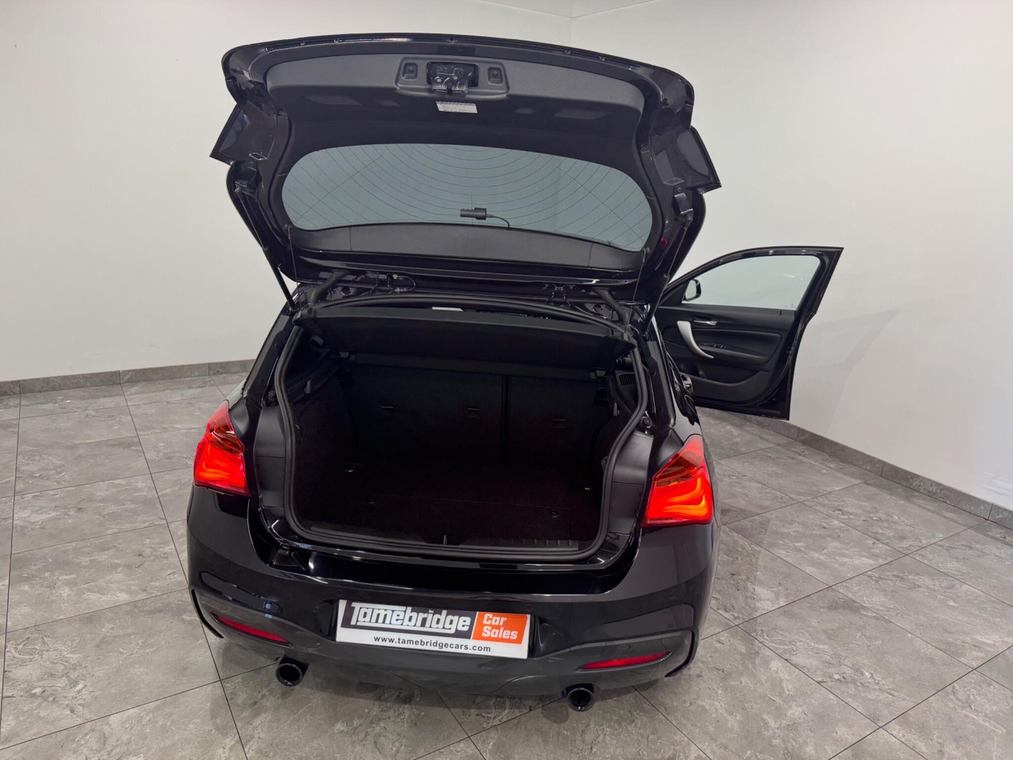 BMW 1 Series view 14