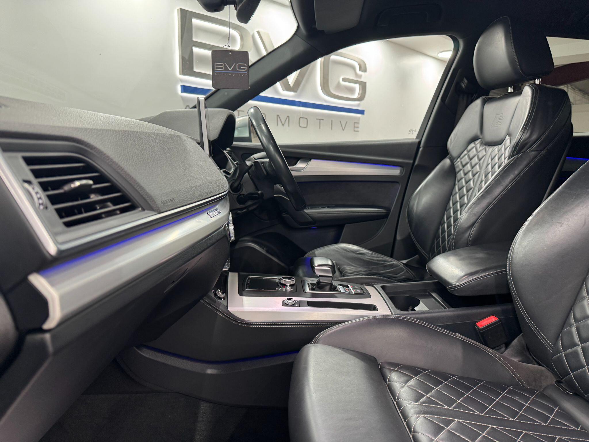 Audi SQ5 view 43