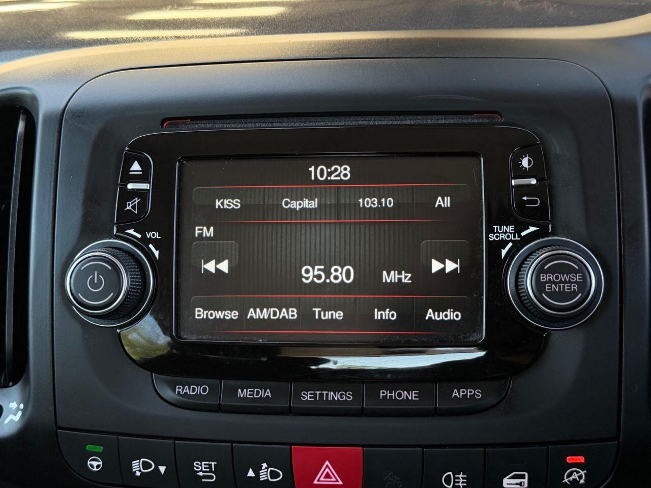 Fiat 500l view 39