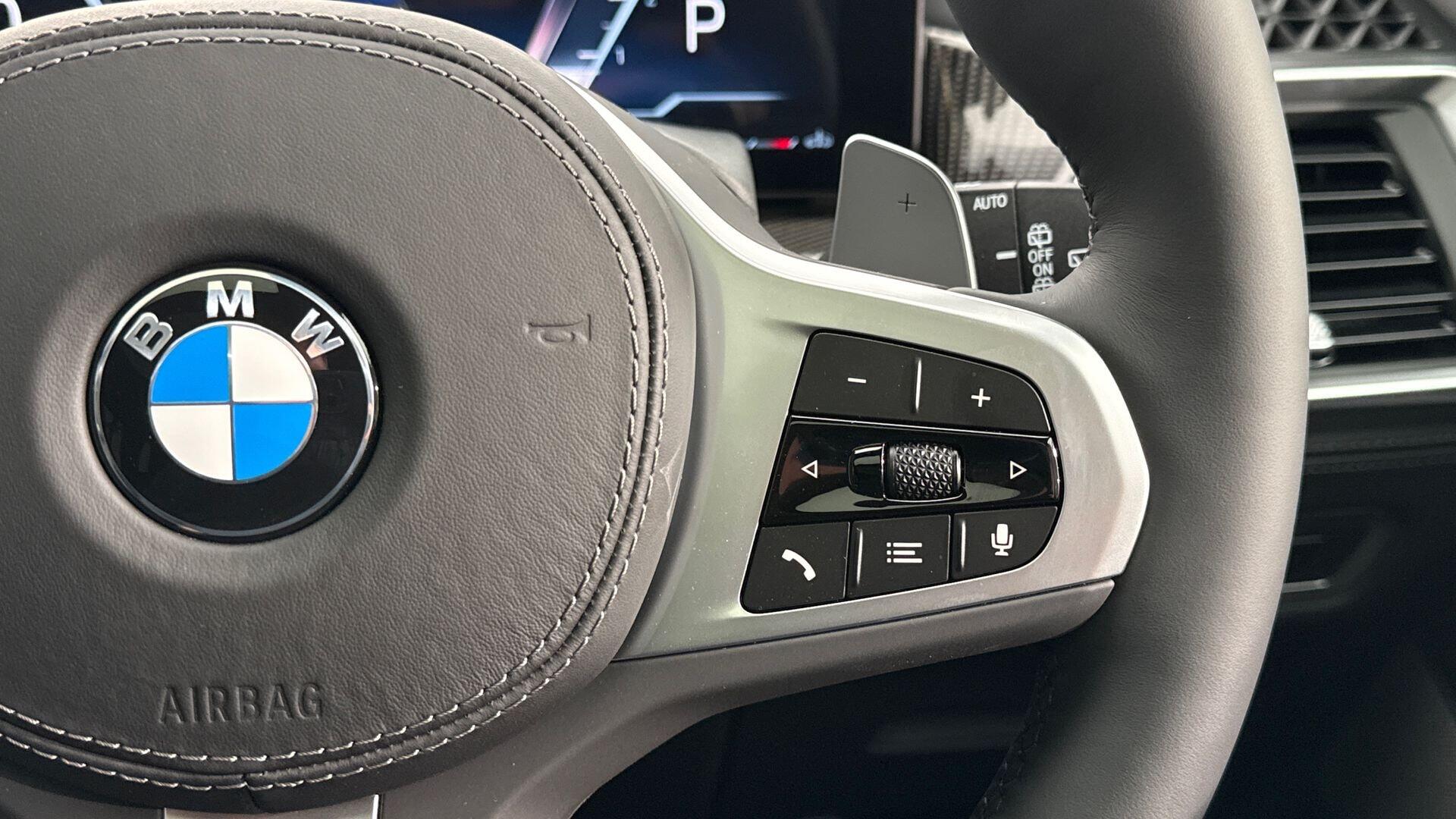 BMW X7 view 19
