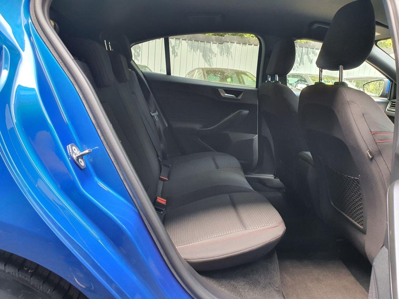 Ford Focus view 18