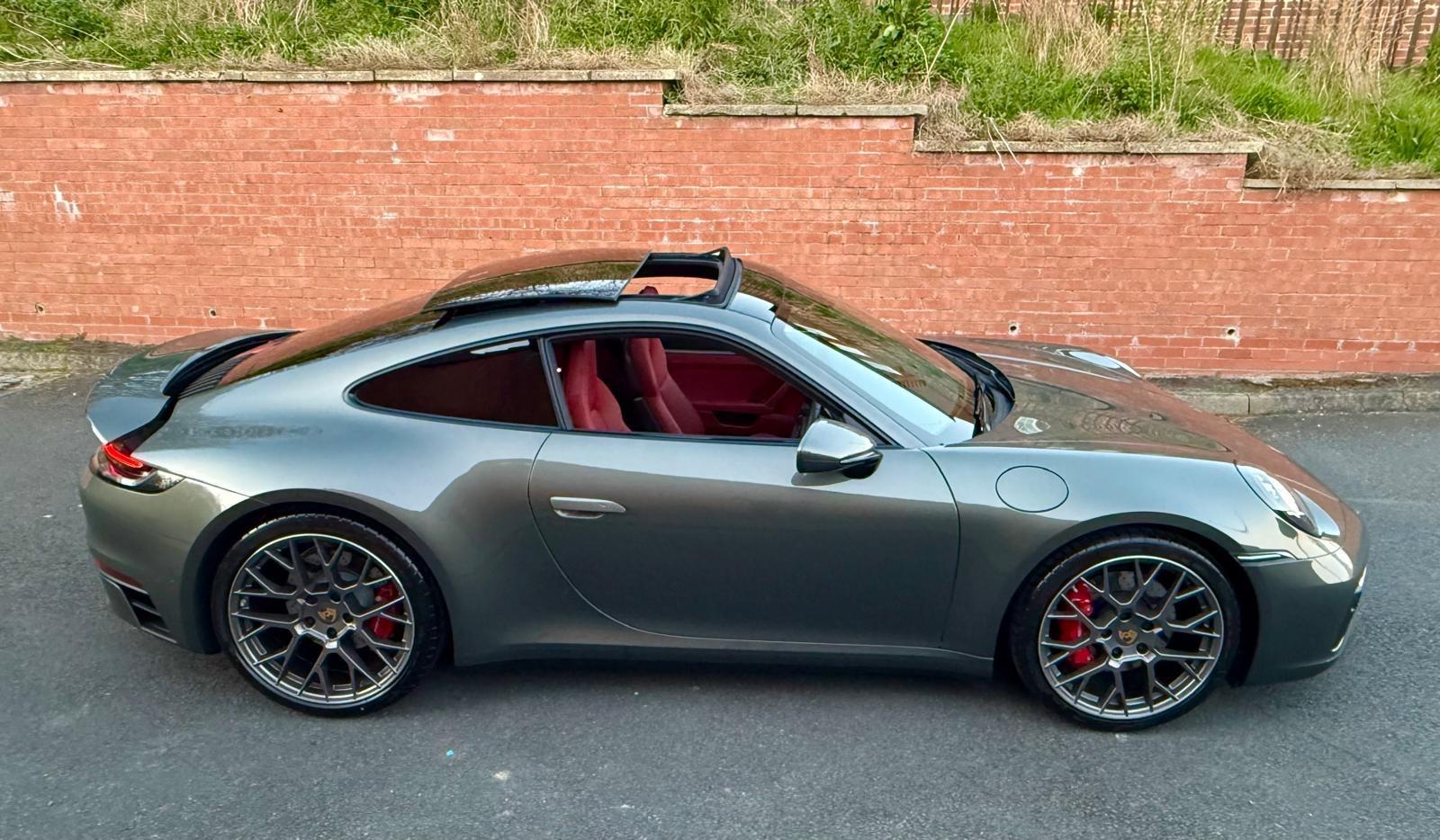 Porsche 911 view 73