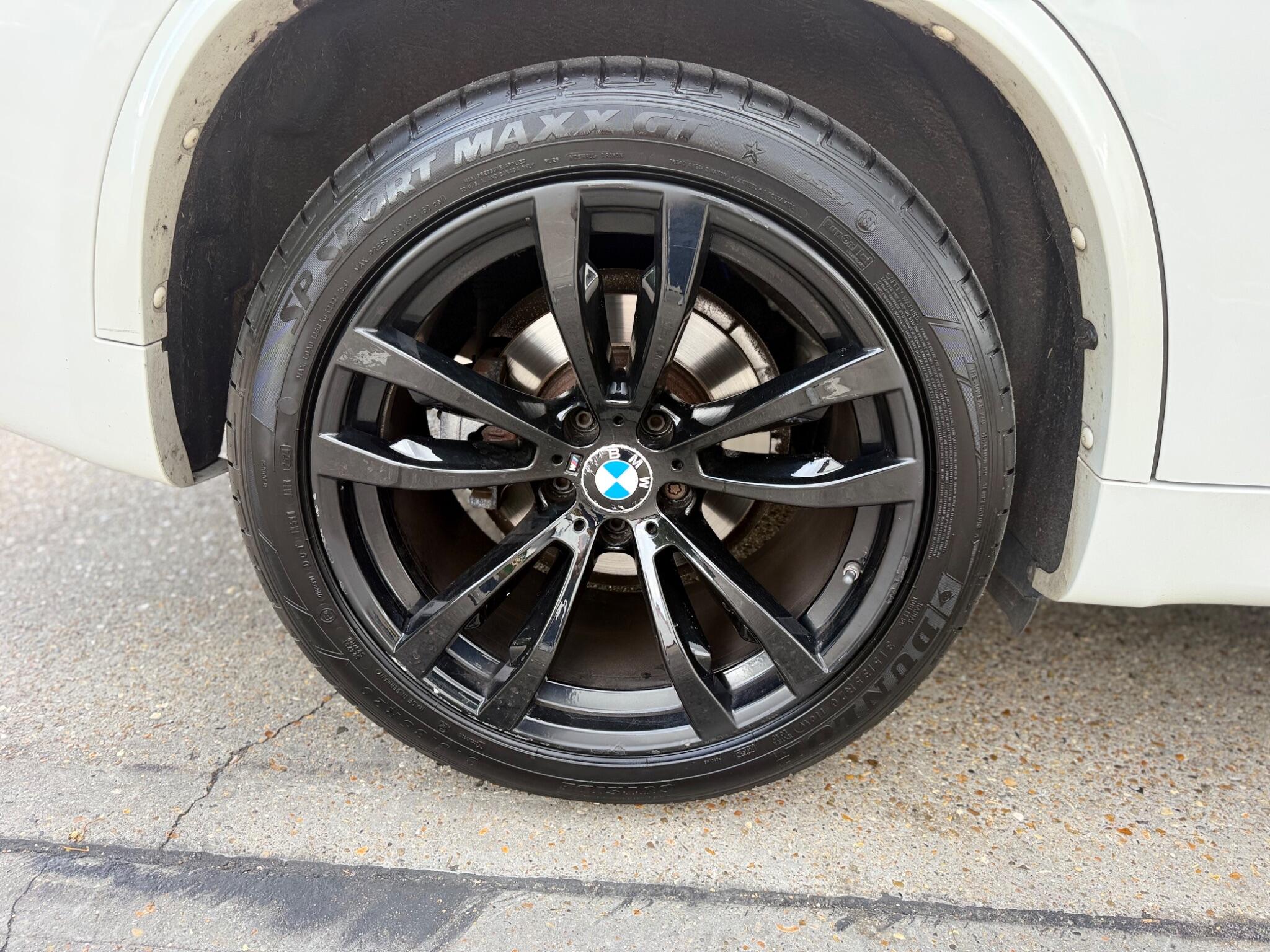 BMW X5 view 23