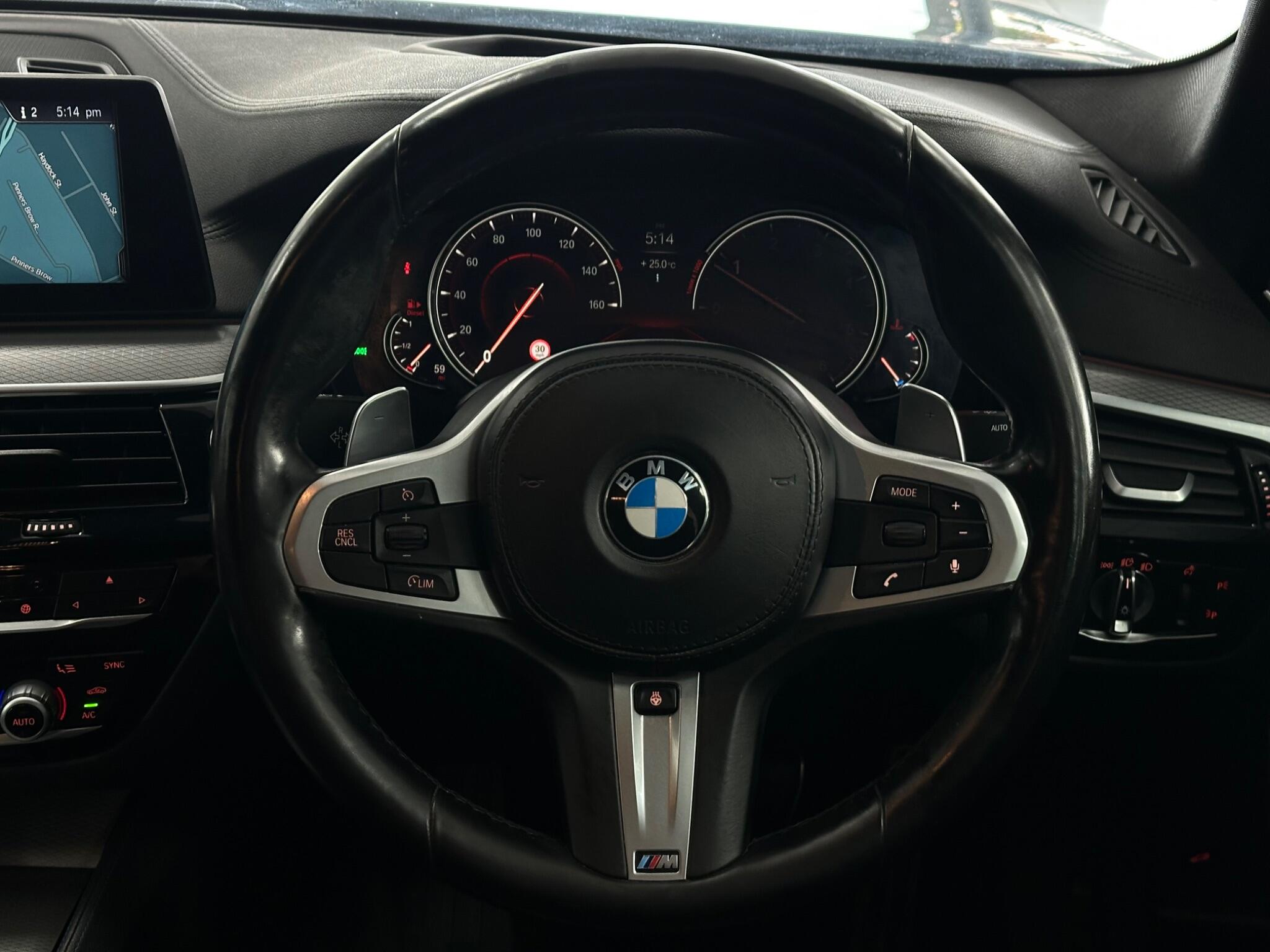 BMW 5 Series view 18