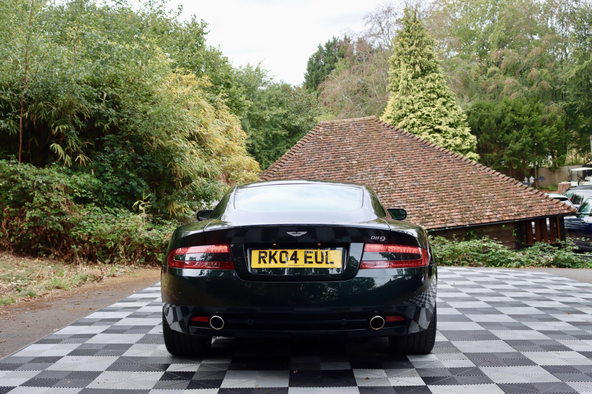 Aston Martin DB9 view 40