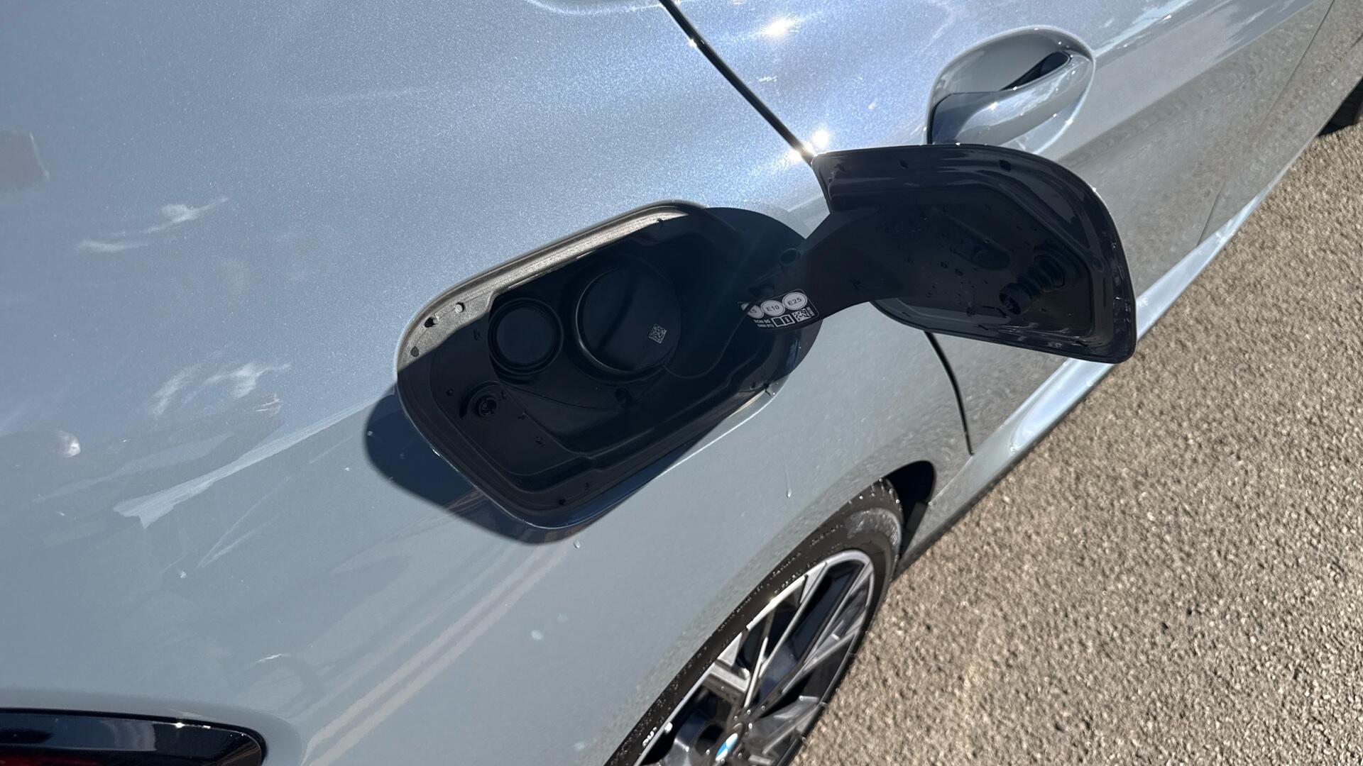 BMW 1 Series view 25