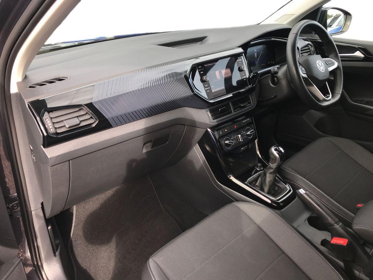 Volkswagen T-Cross view 5