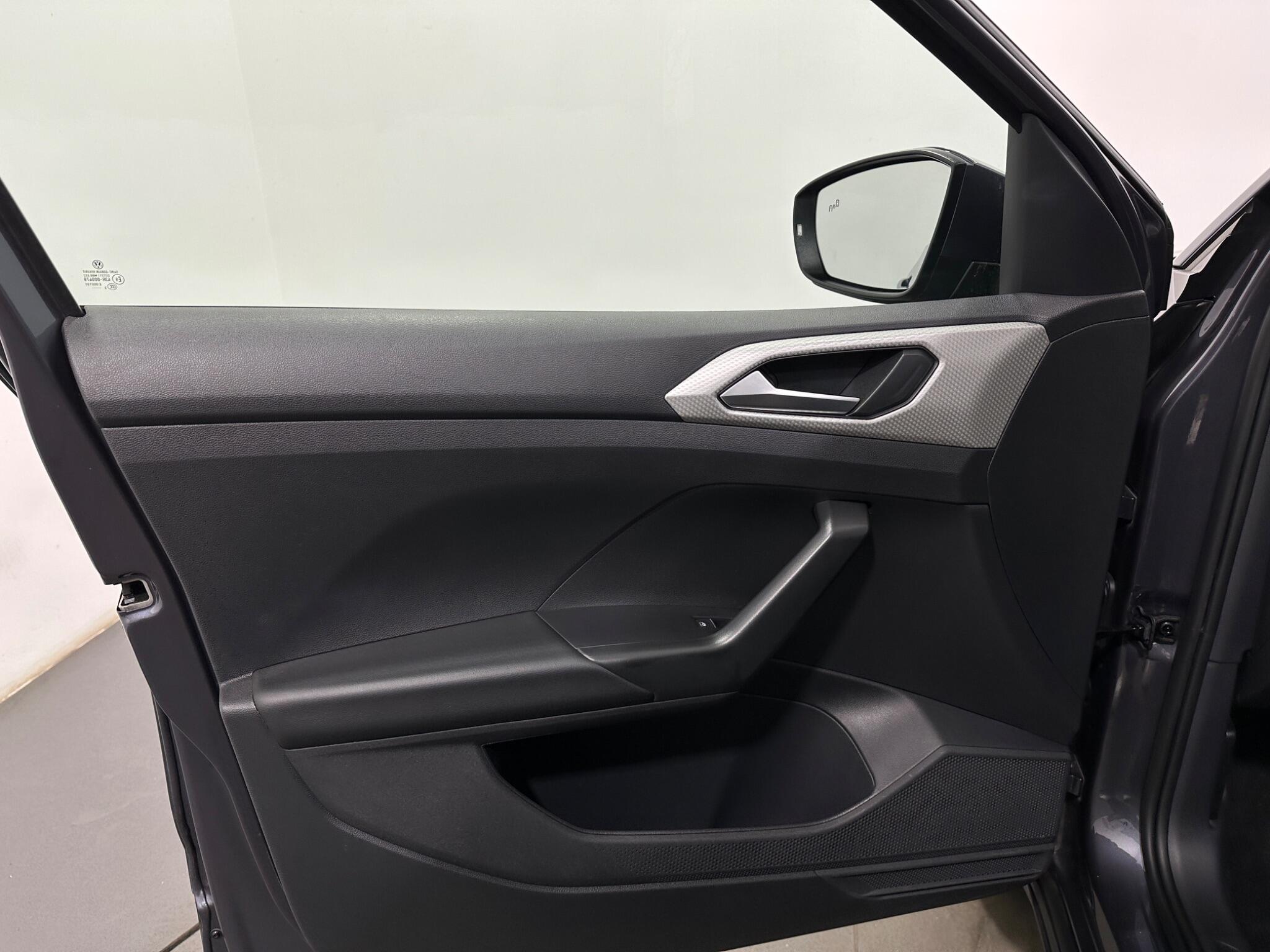 Volkswagen T-Cross view 36