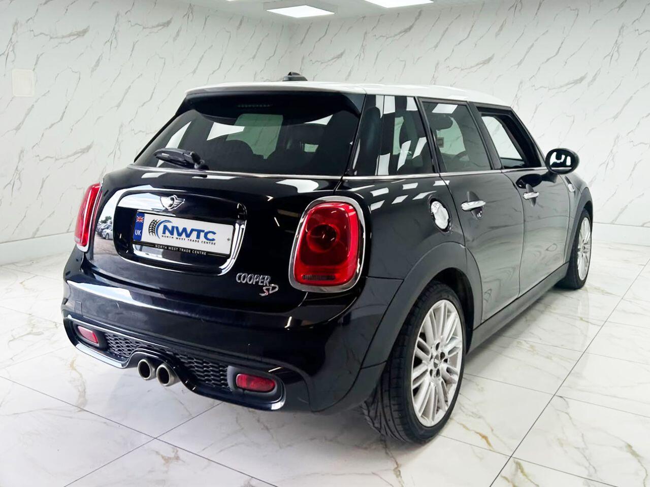 Mini Hatch view 12