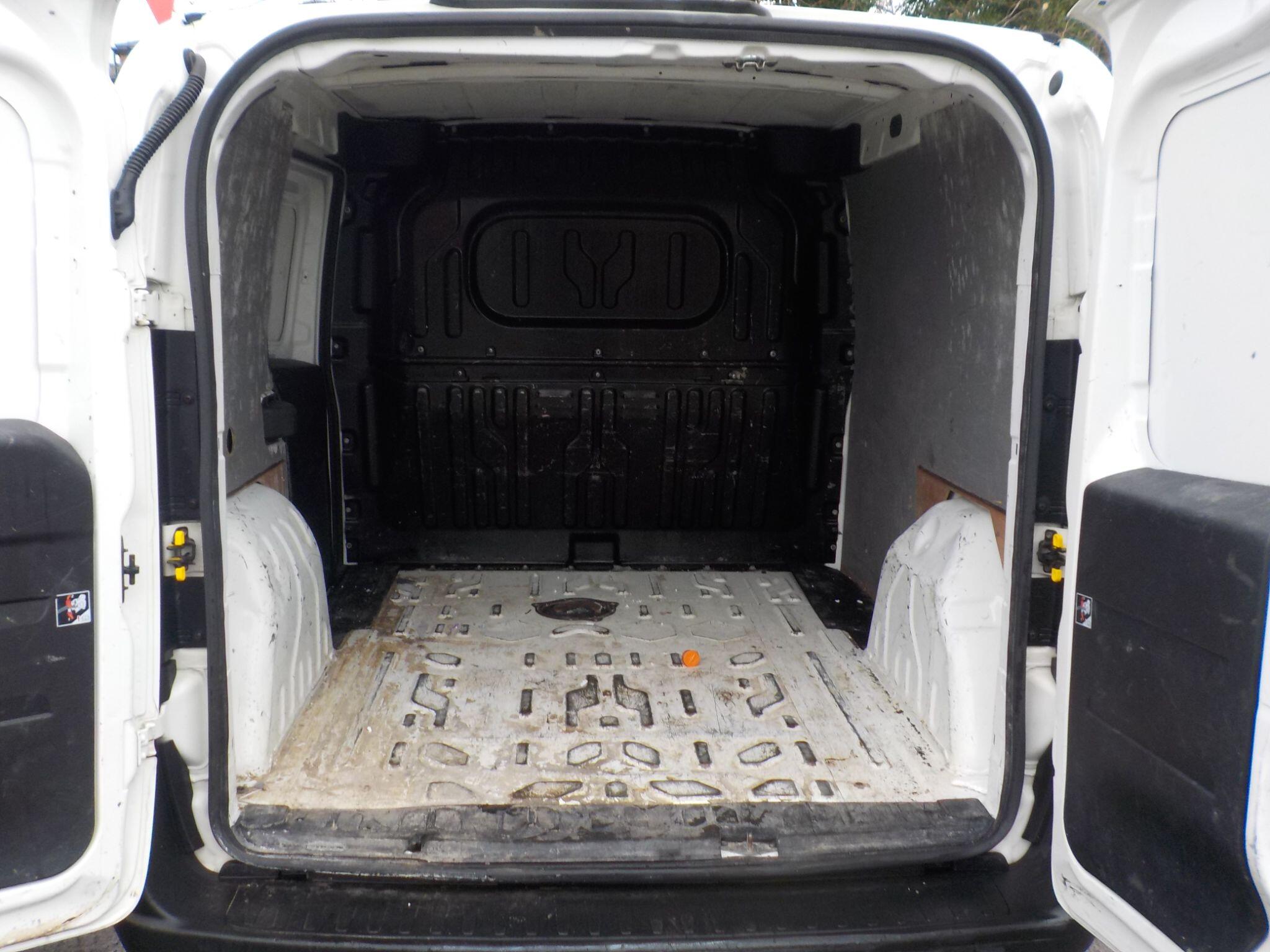 Fiat Doblo 1.3 JTD MultiJet 16v L1 H1 4dr