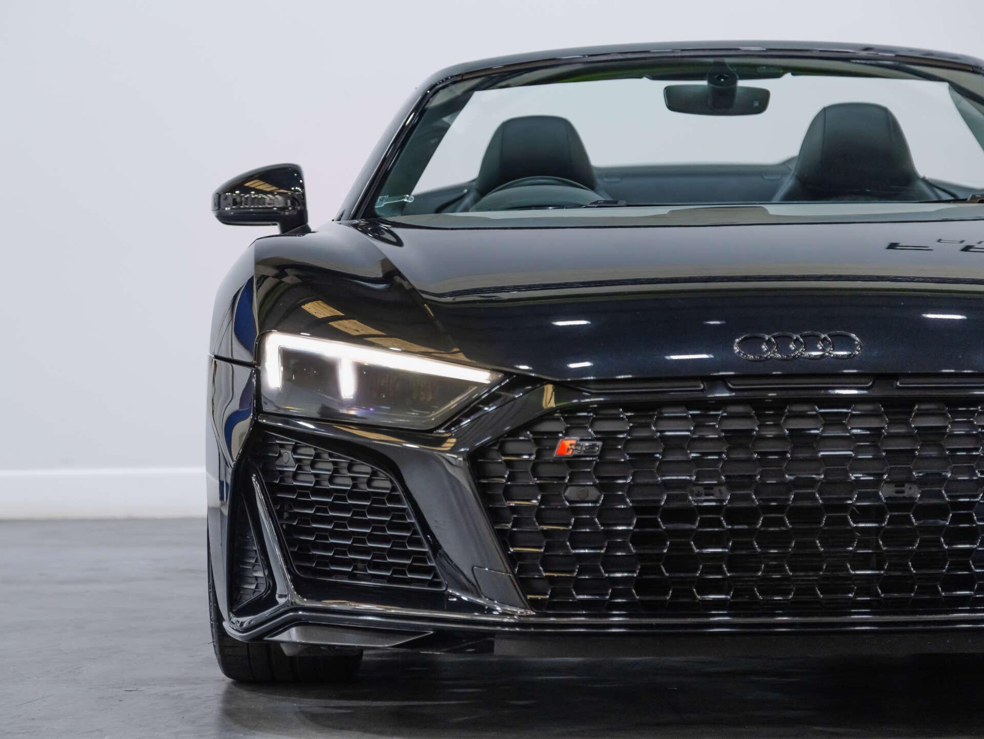 Audi R8 view 15