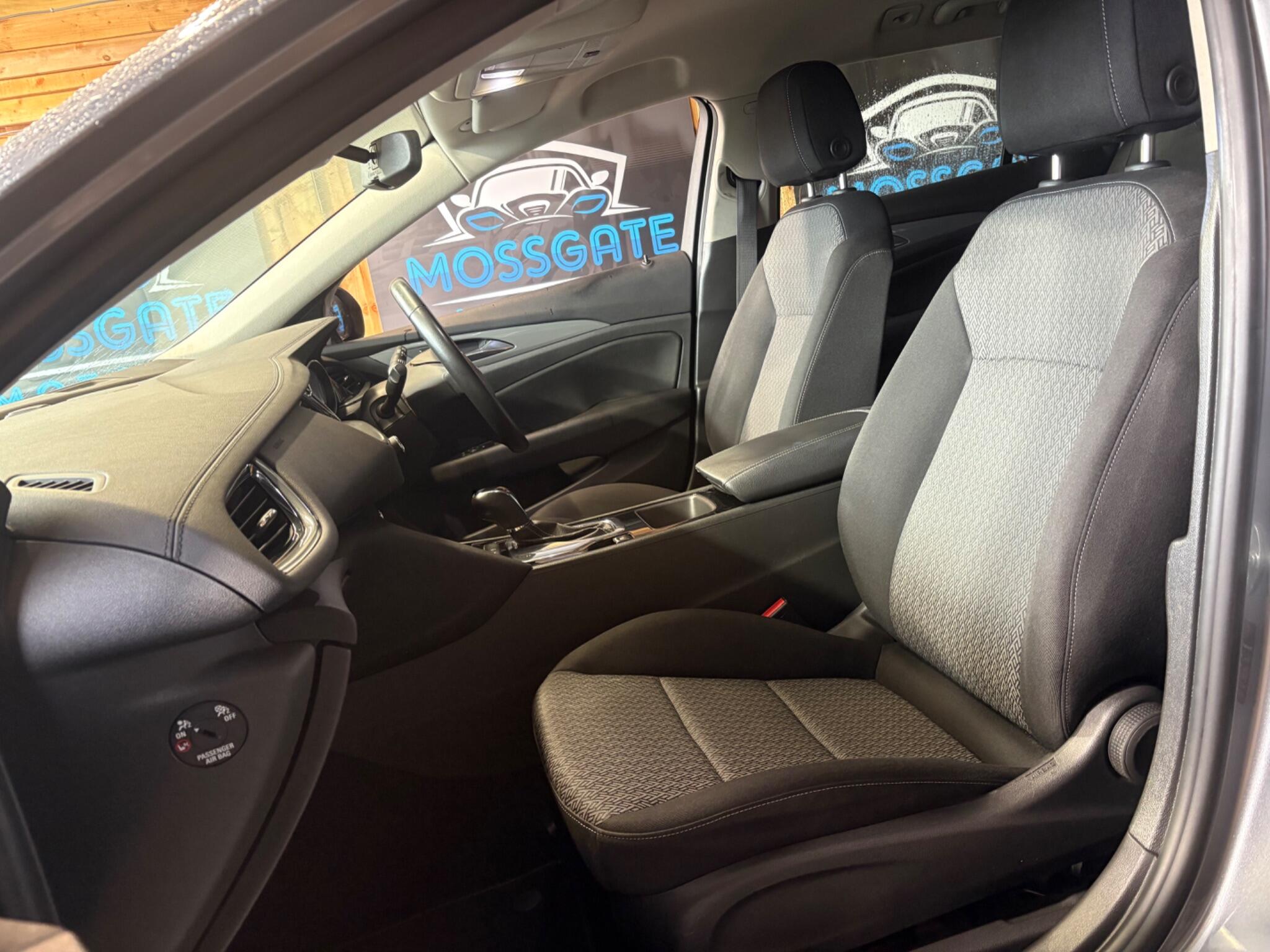 Vauxhall Insignia view 26