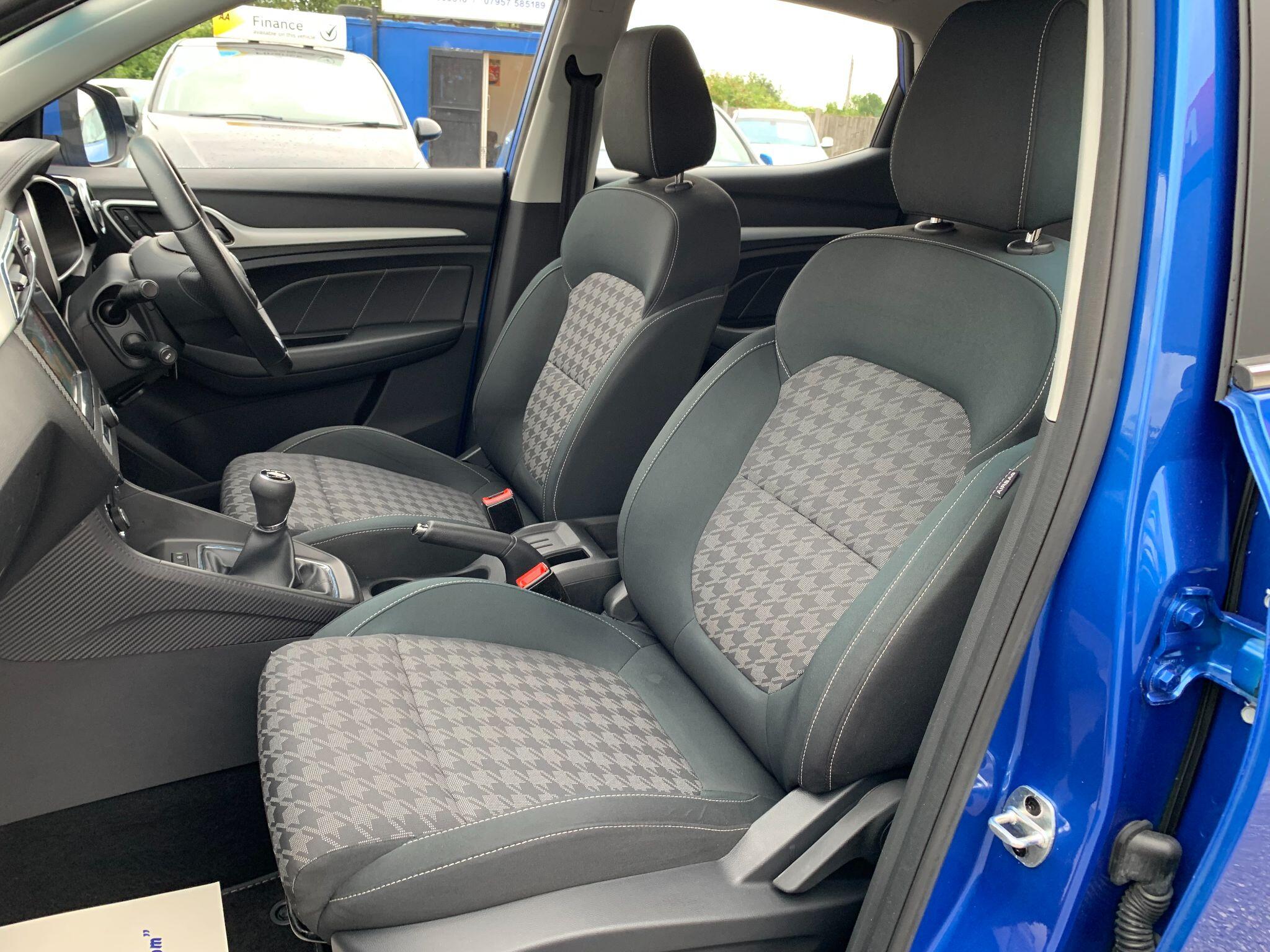MG MG ZS view 23