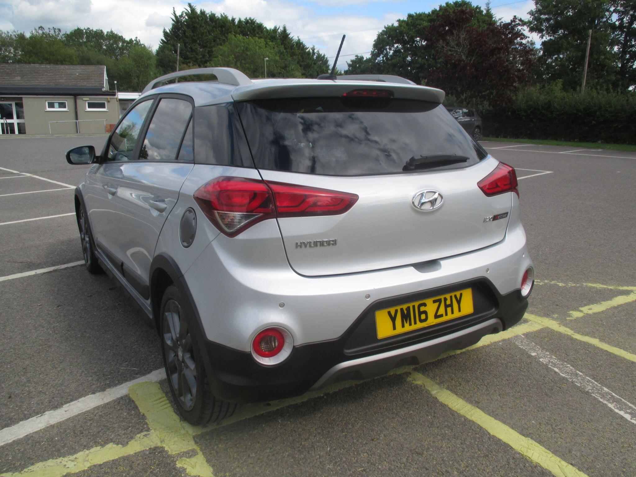 Hyundai I20 view 12
