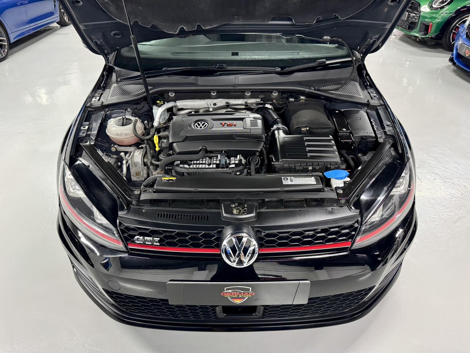 Volkswagen Golf view 28