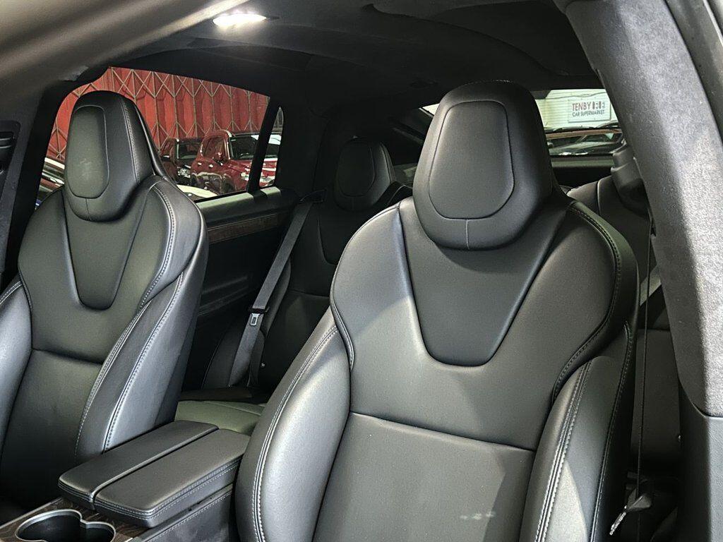 Tesla Model X view 56