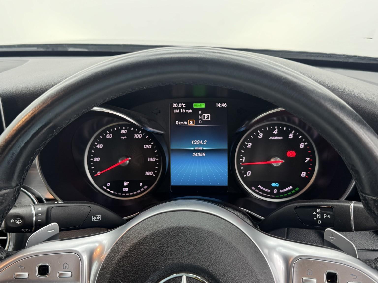 Mercedes-Benz C-Class view 28