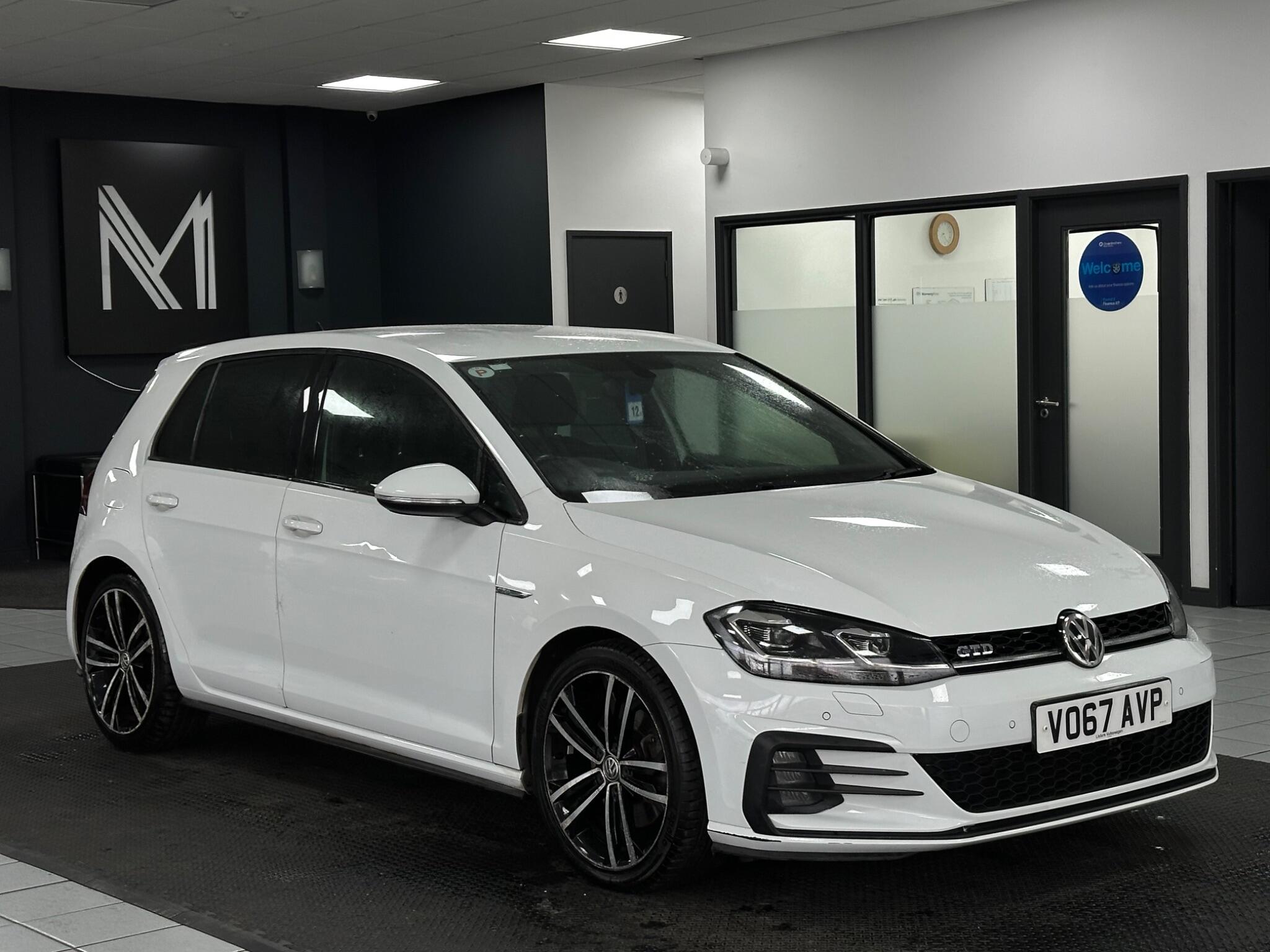Volkswagen Golf view 3