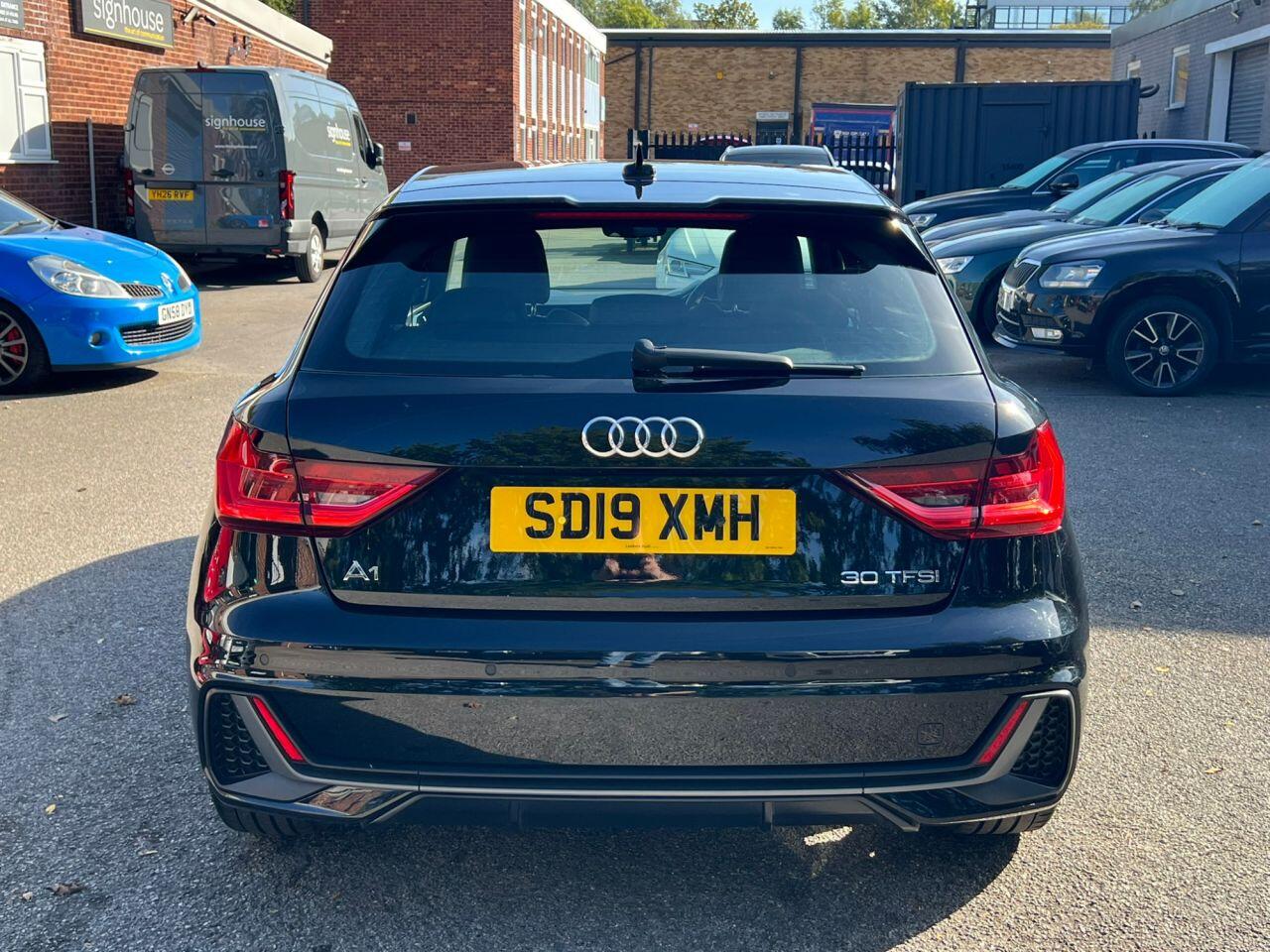 Audi A1 view 12