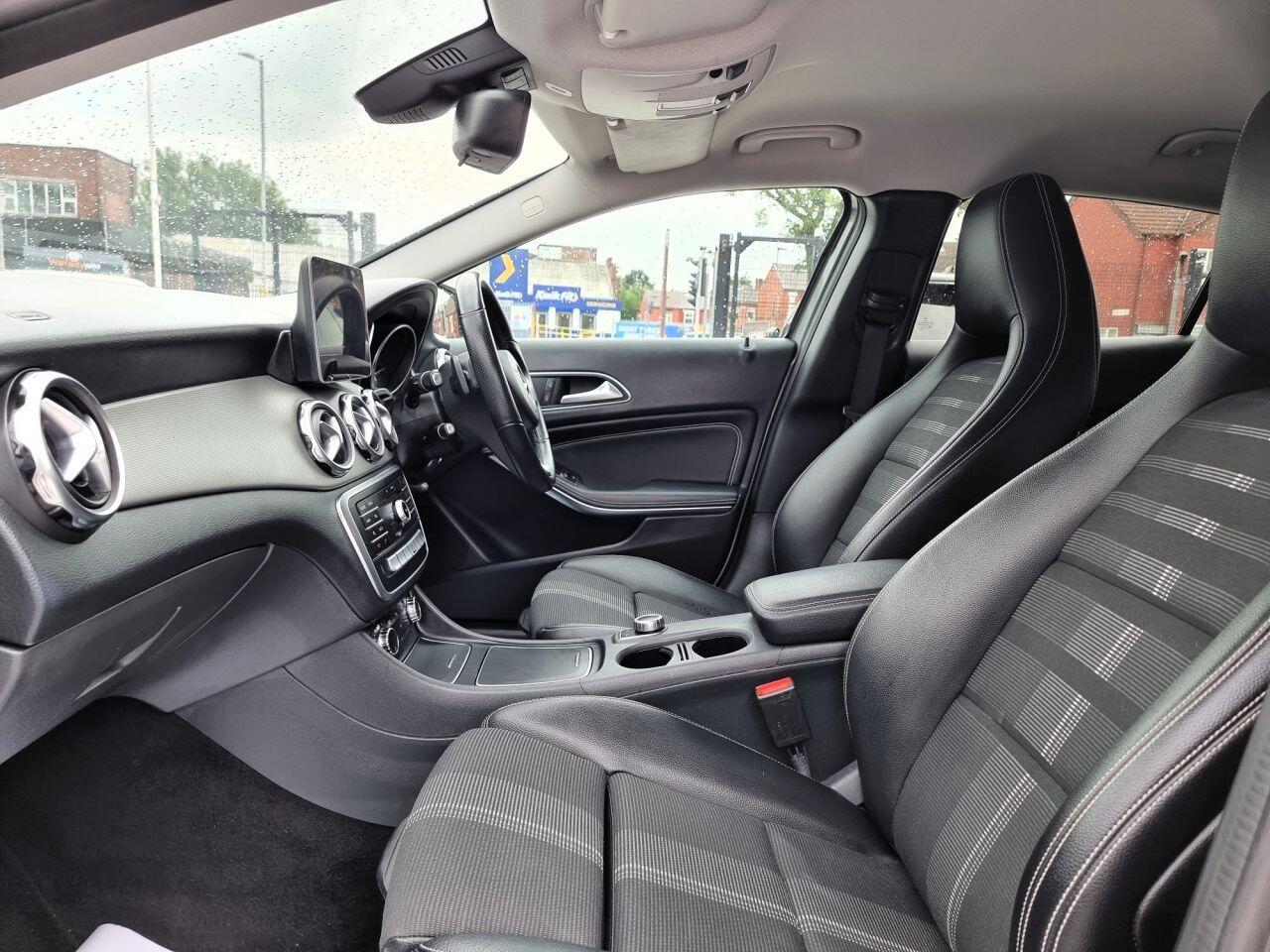 Mercedes-Benz Gla view 21