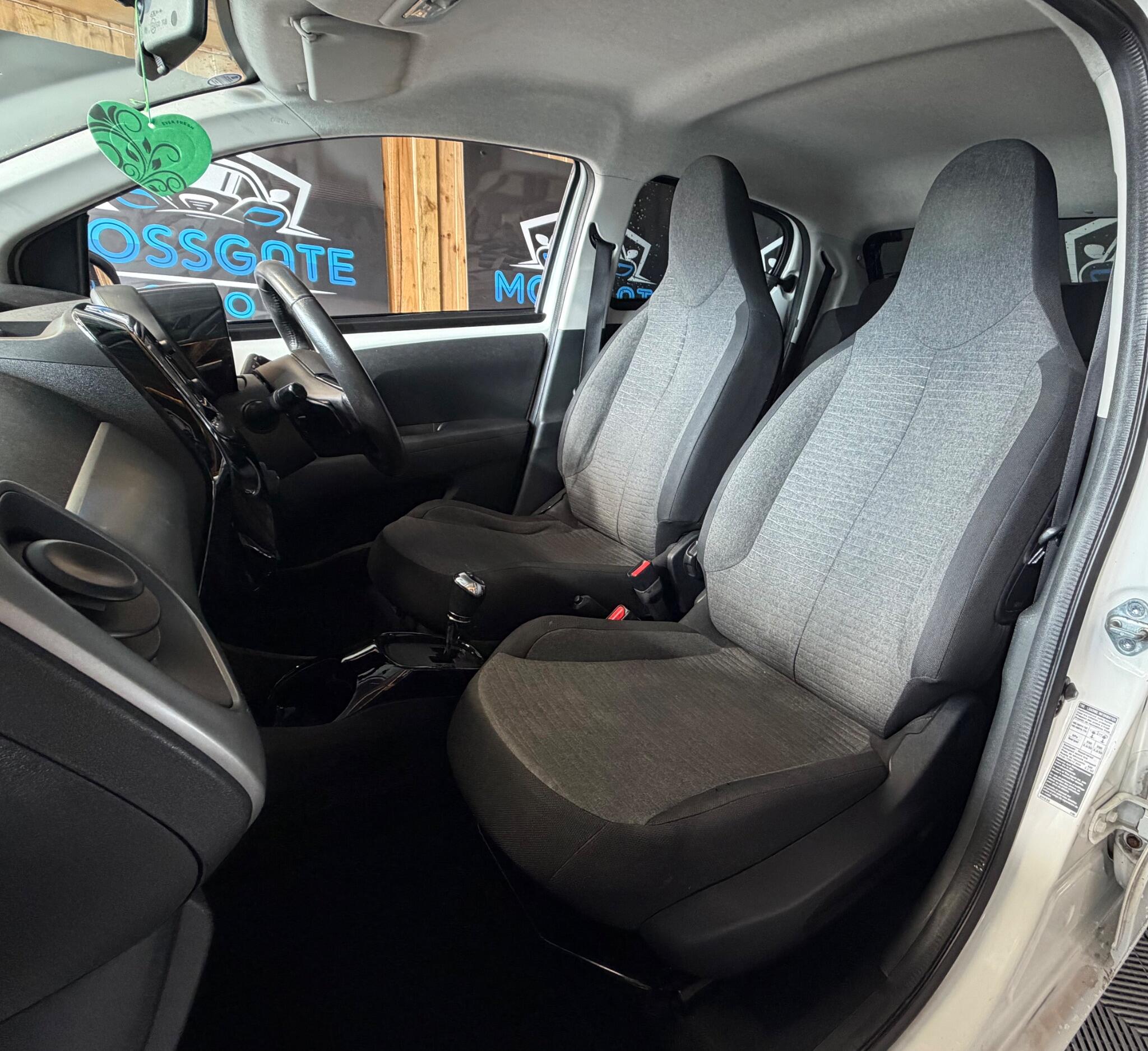 Citroen C1 view 34