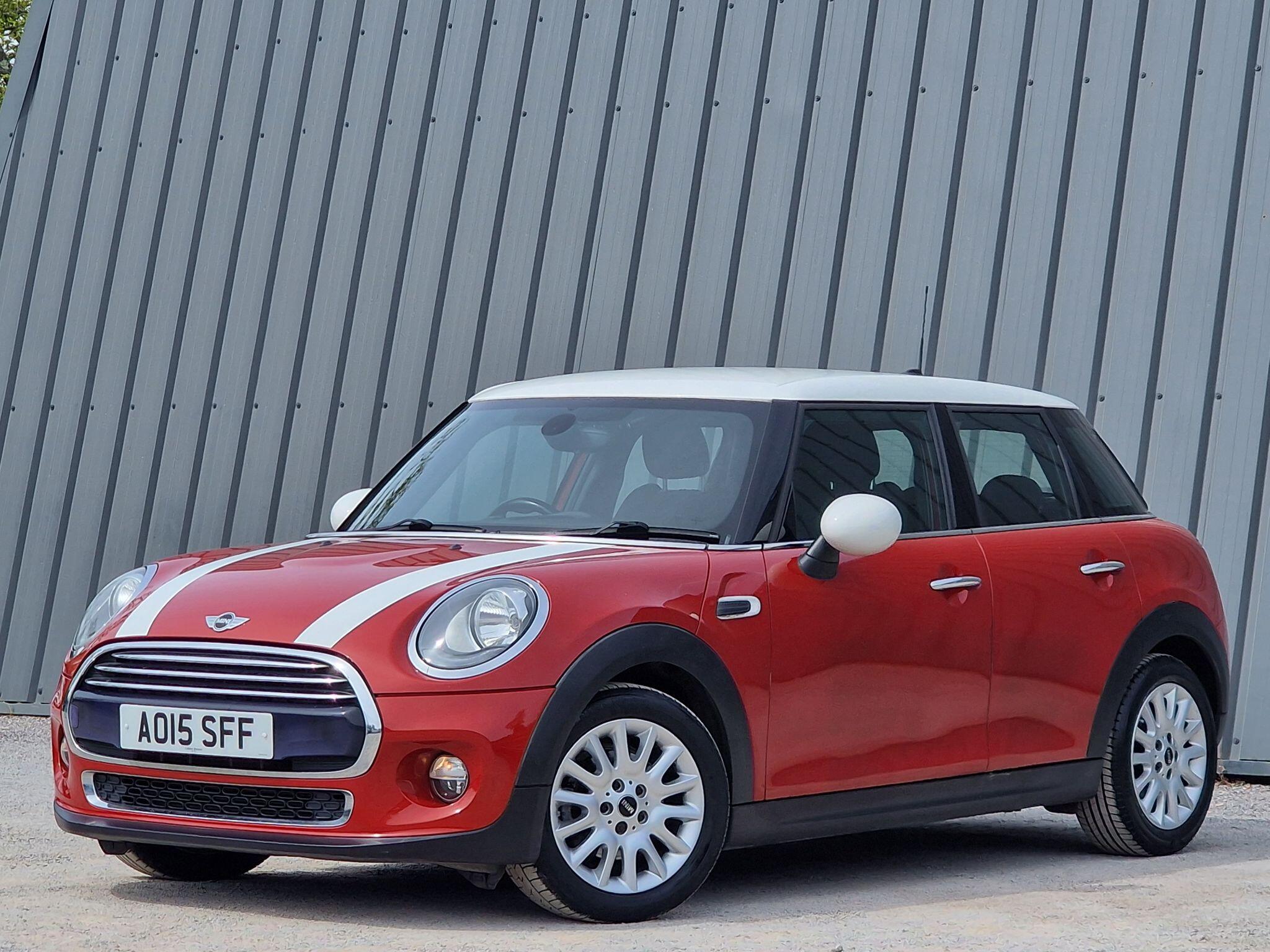 2015 MINI Hatch image 3