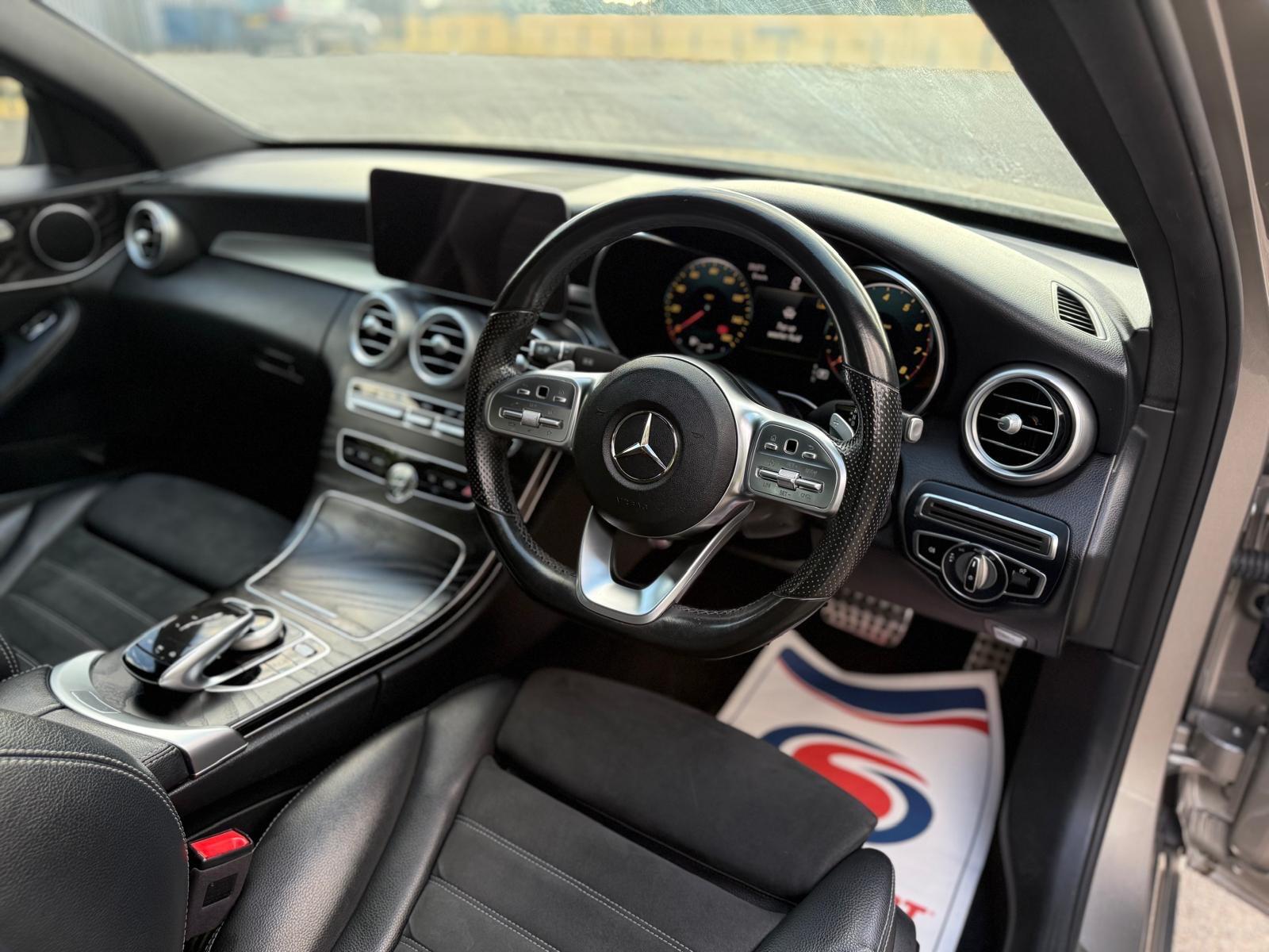 Mercedes-Benz C-Class view 30