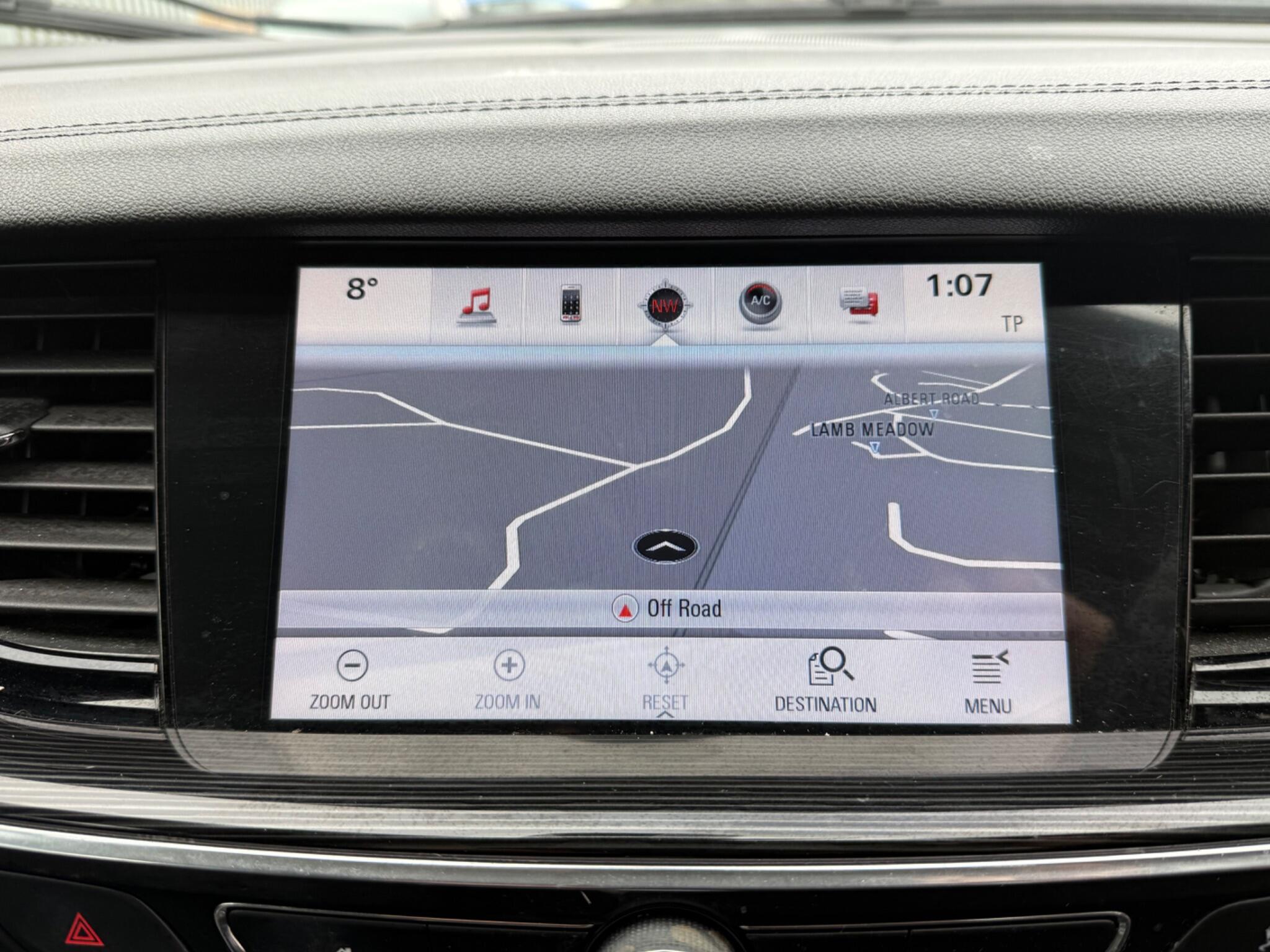 2017 Vauxhall Insignia image 18