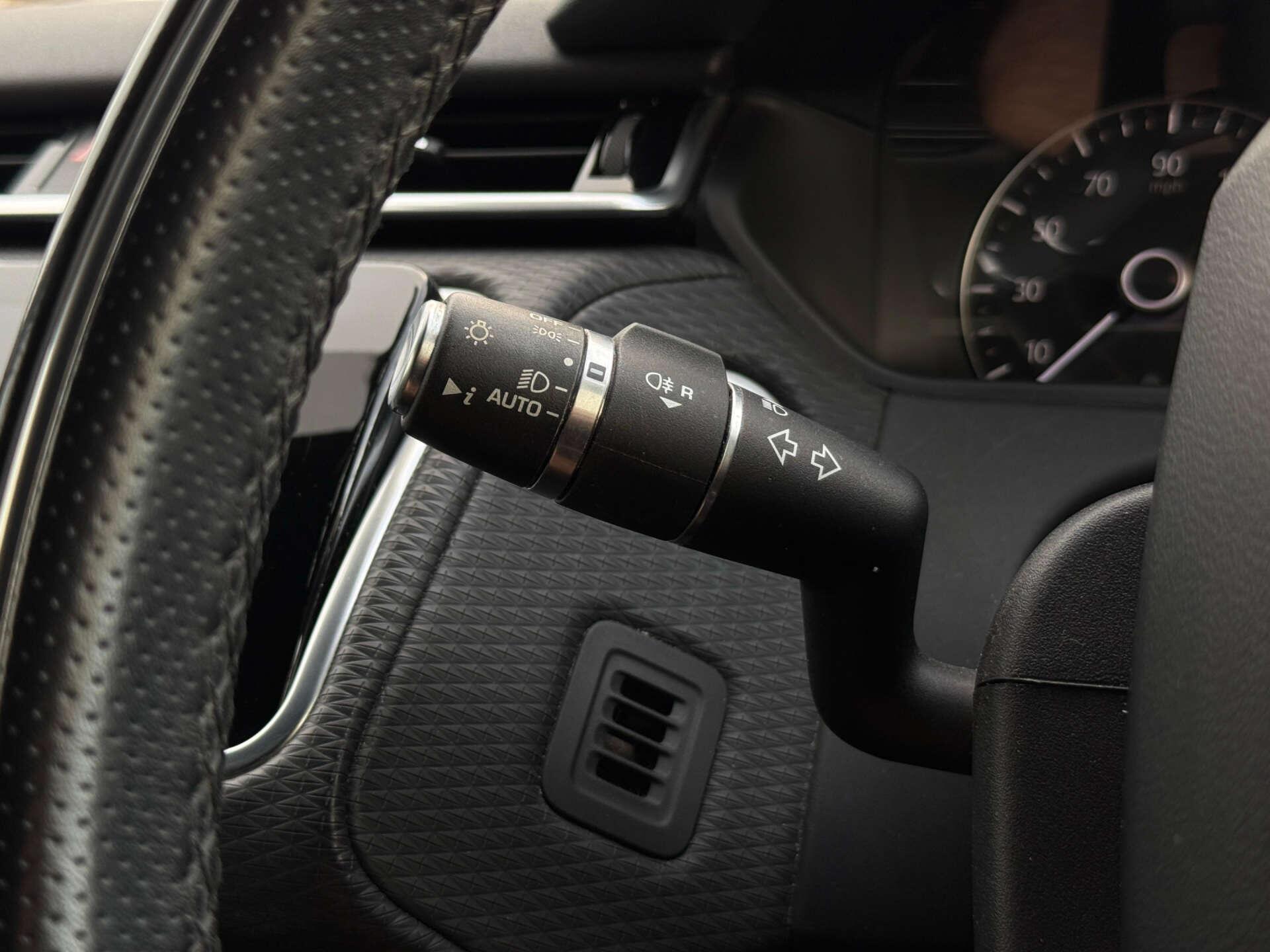 Land Rover Range Rover Velar view 52