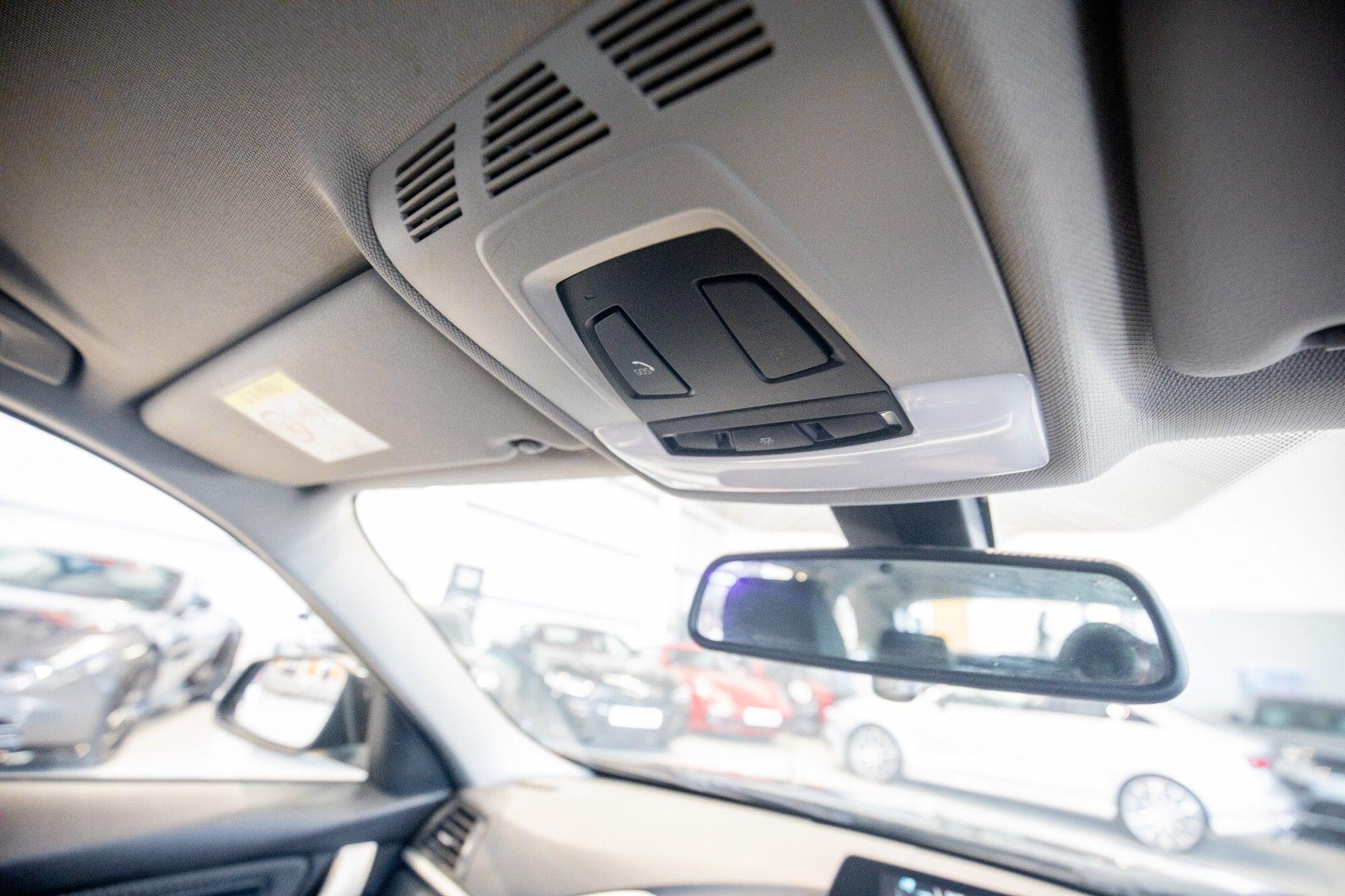 BMW 3 Series view 34