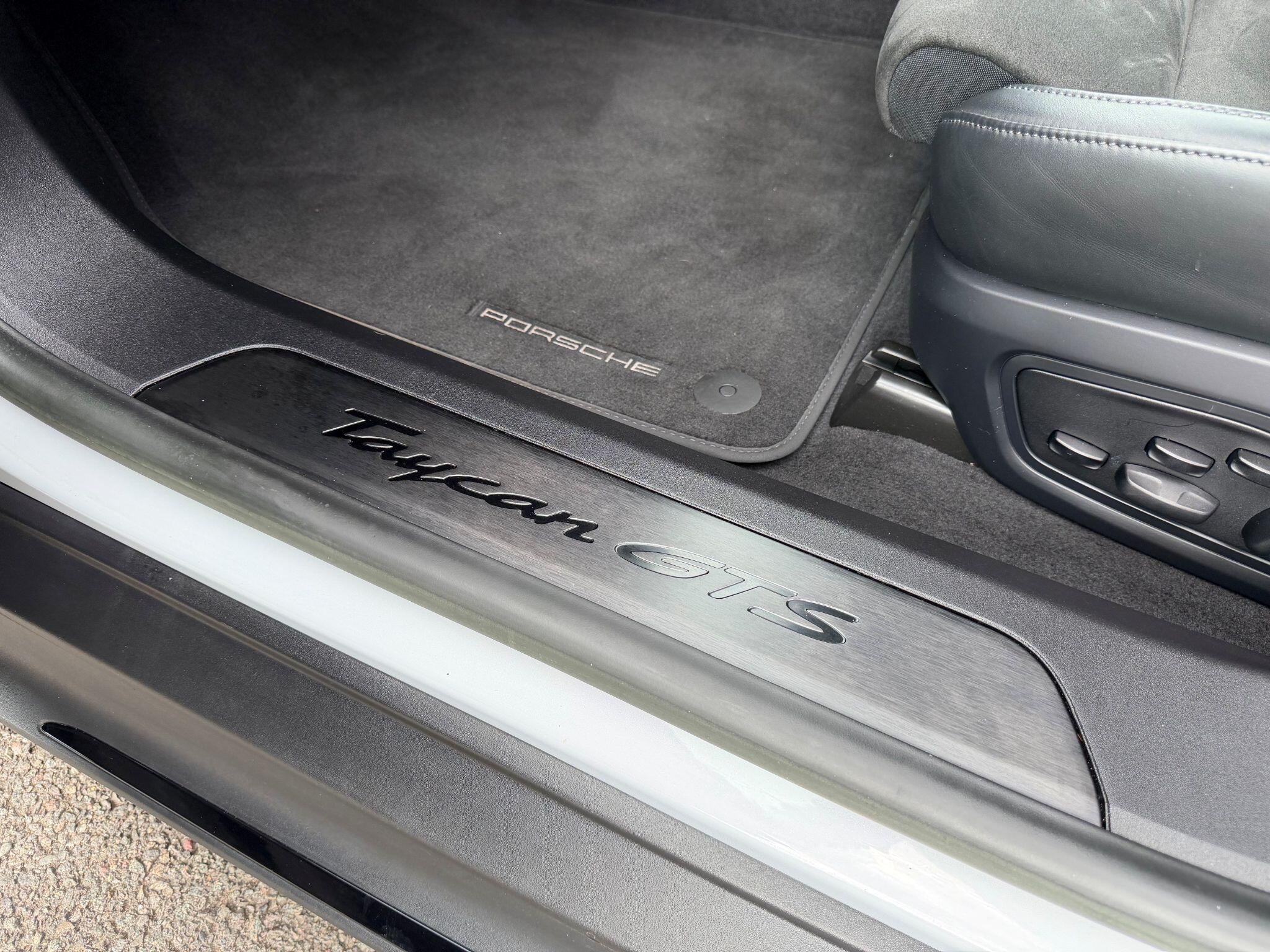 Porsche Taycan view 21