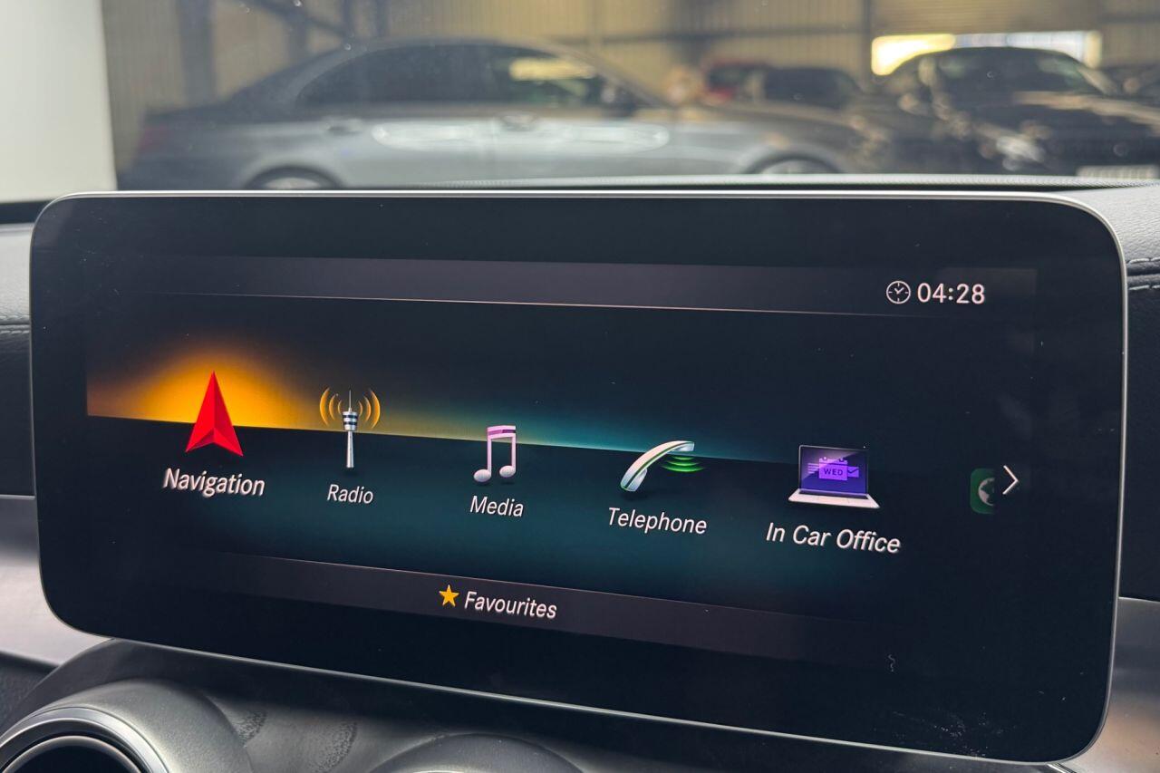 Mercedes-Benz C-Class view 29