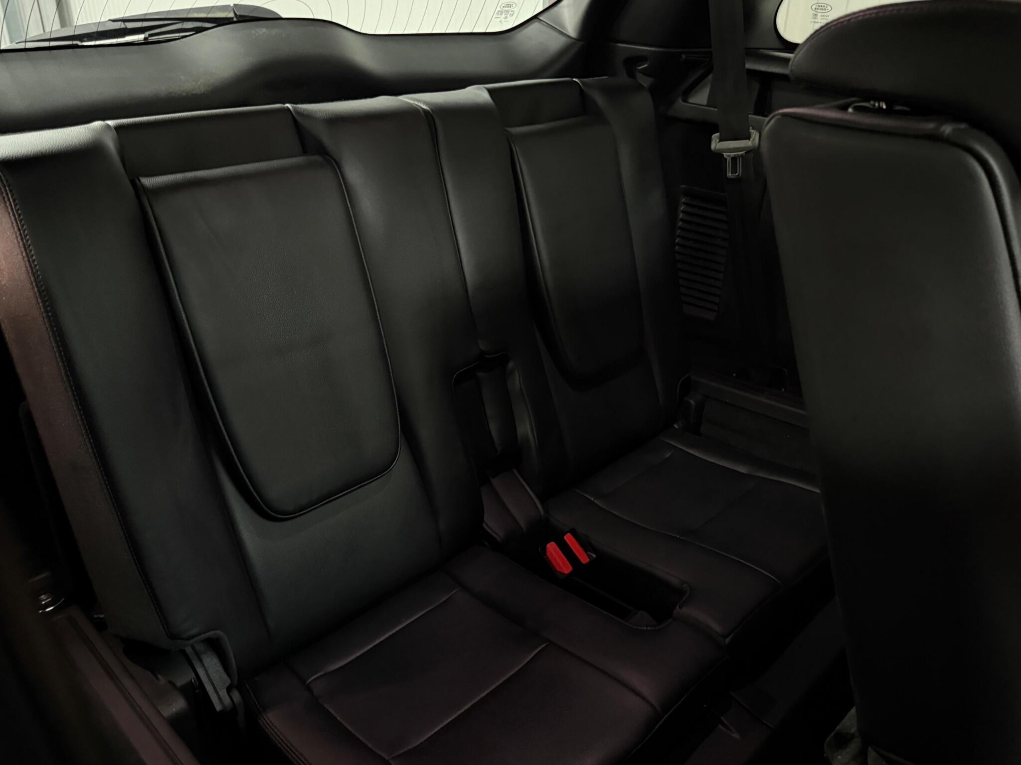 Land Rover Discovery Sport view 21