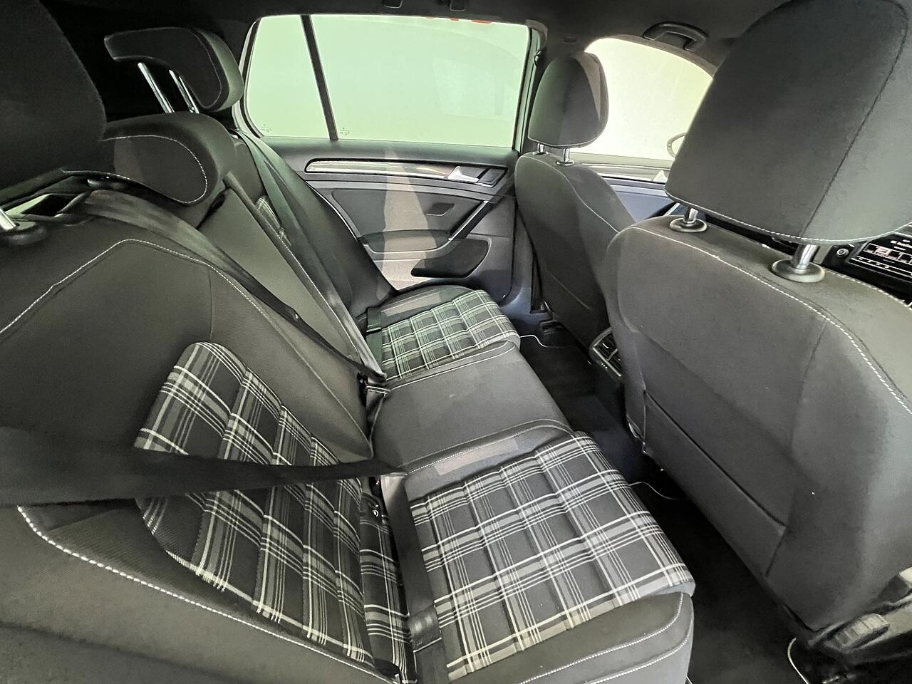 Volkswagen Golf view 15