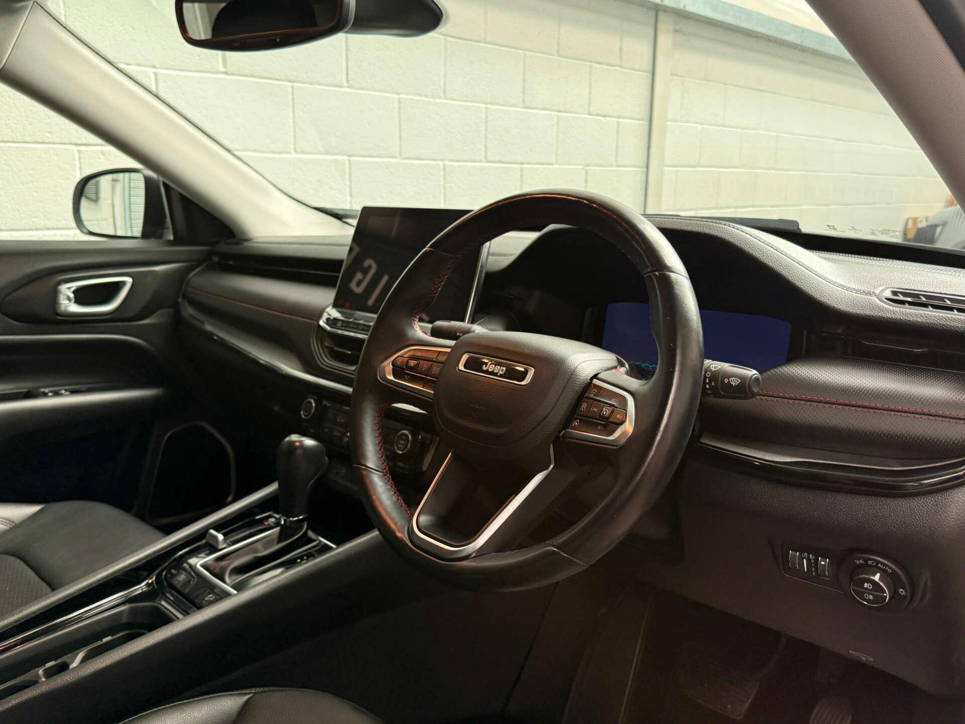 Jeep Compass view 12