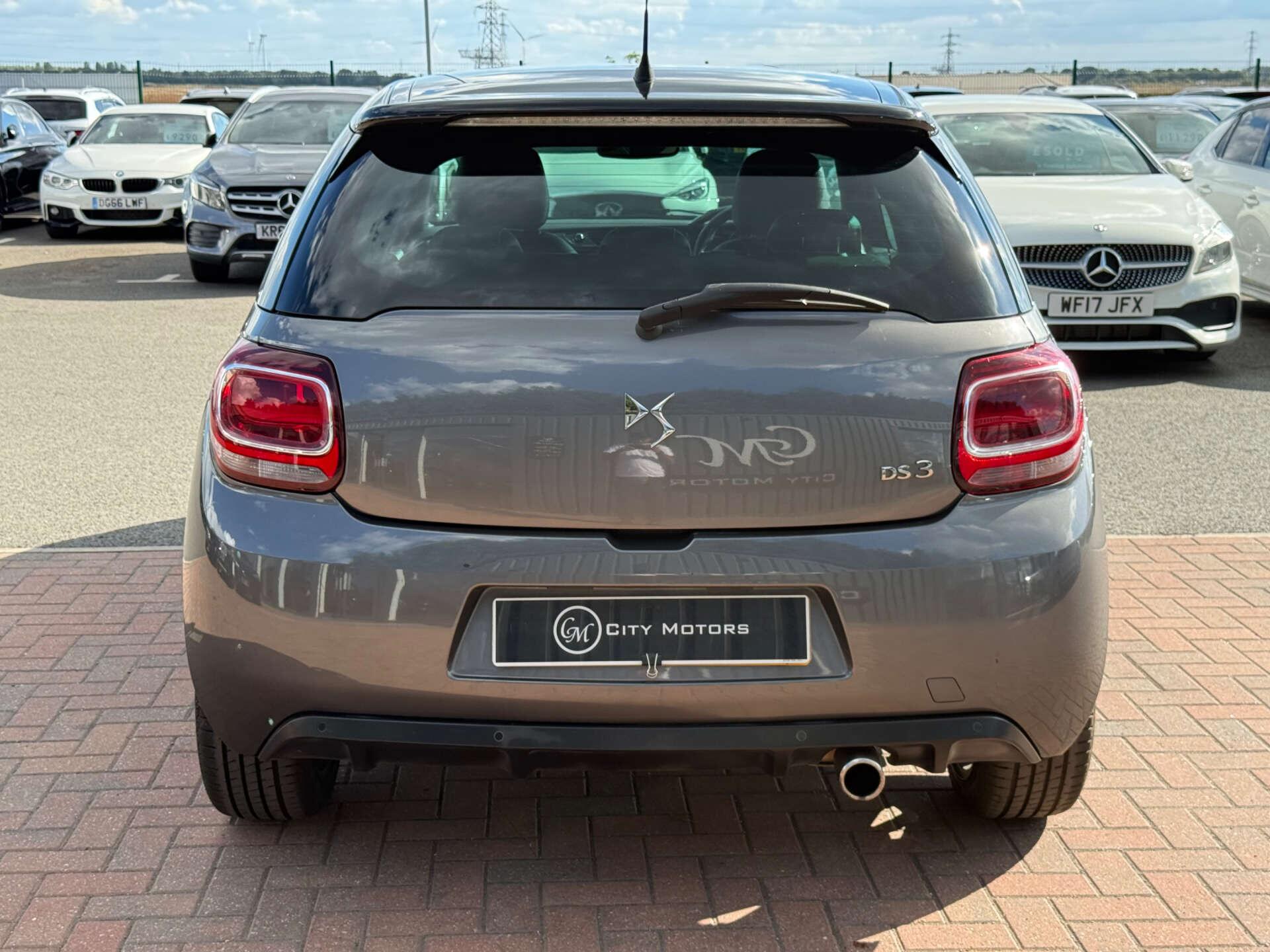 DS Automobiles DS 3 view 26