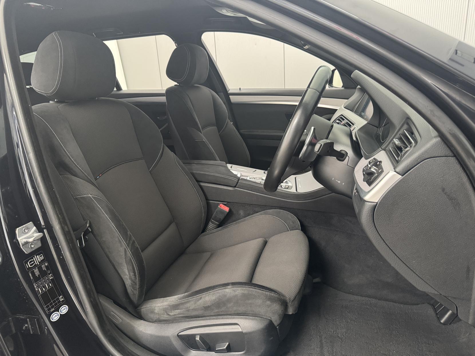 BMW 5 Series view 52
