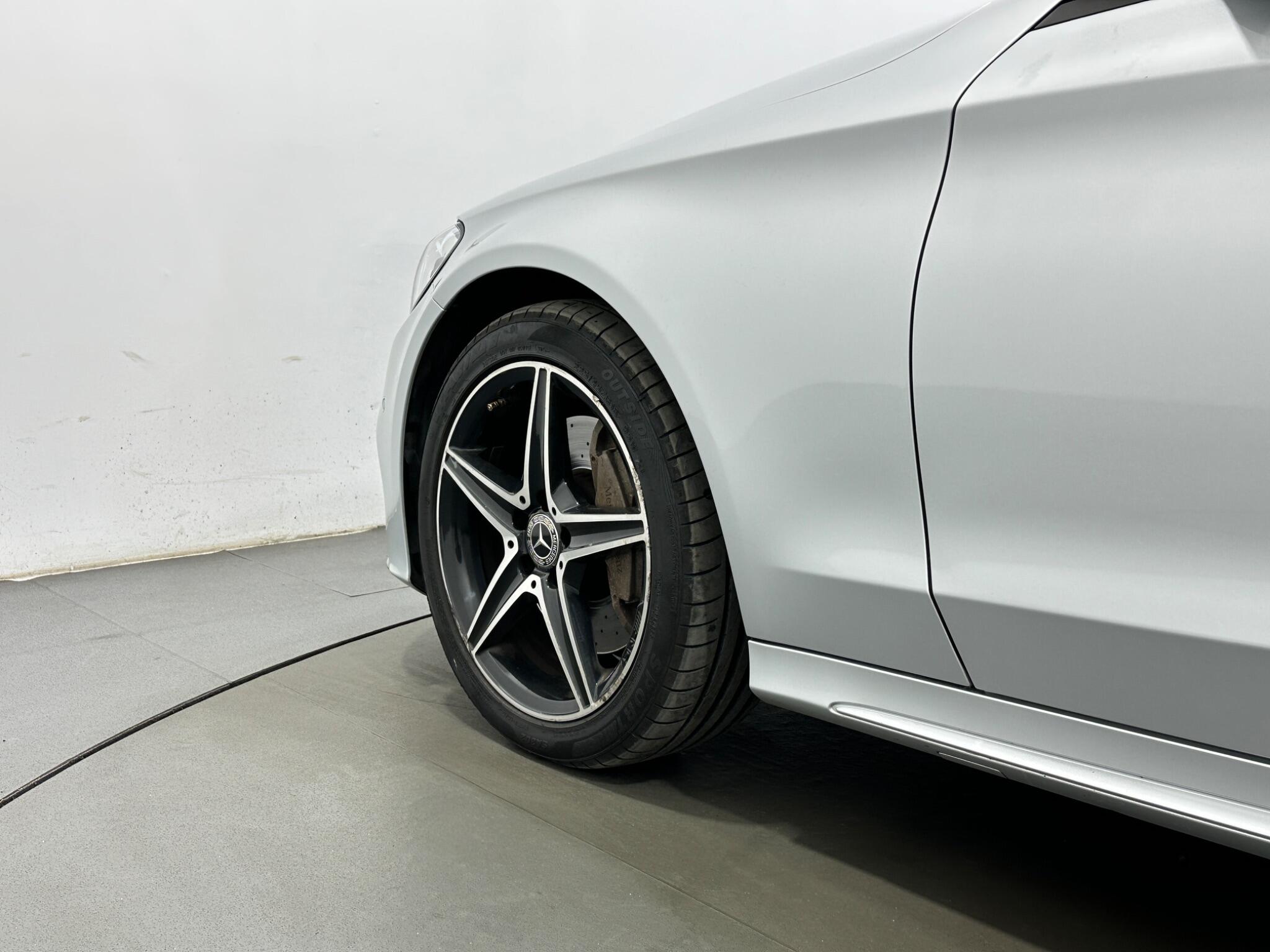 Mercedes-Benz C Class view 52