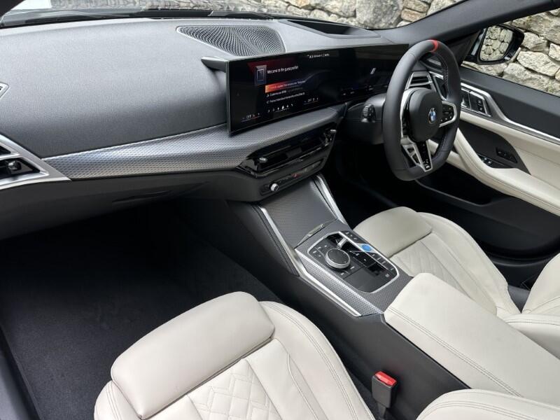 BMW i4 view 7