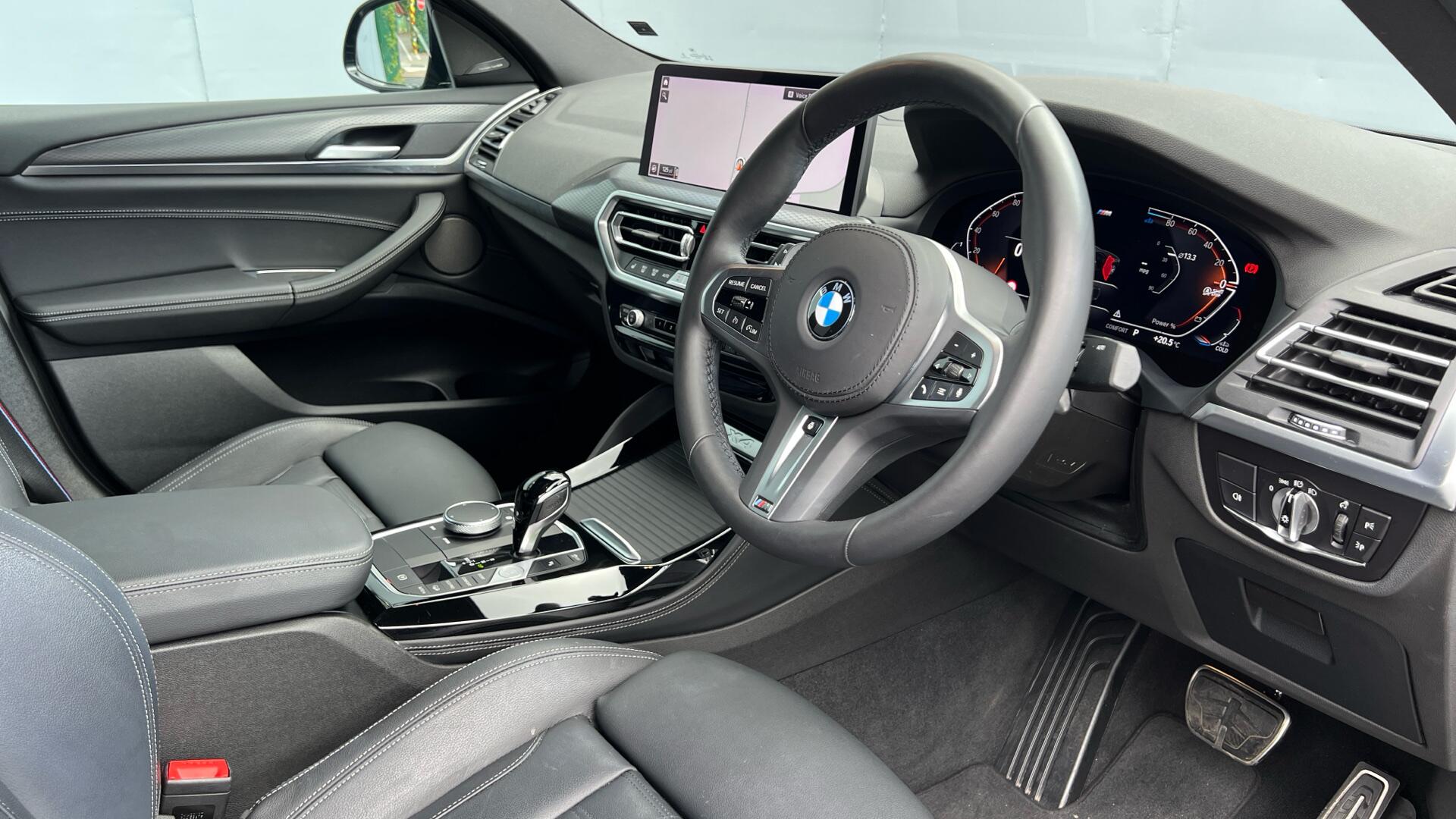 BMW X4 view 6
