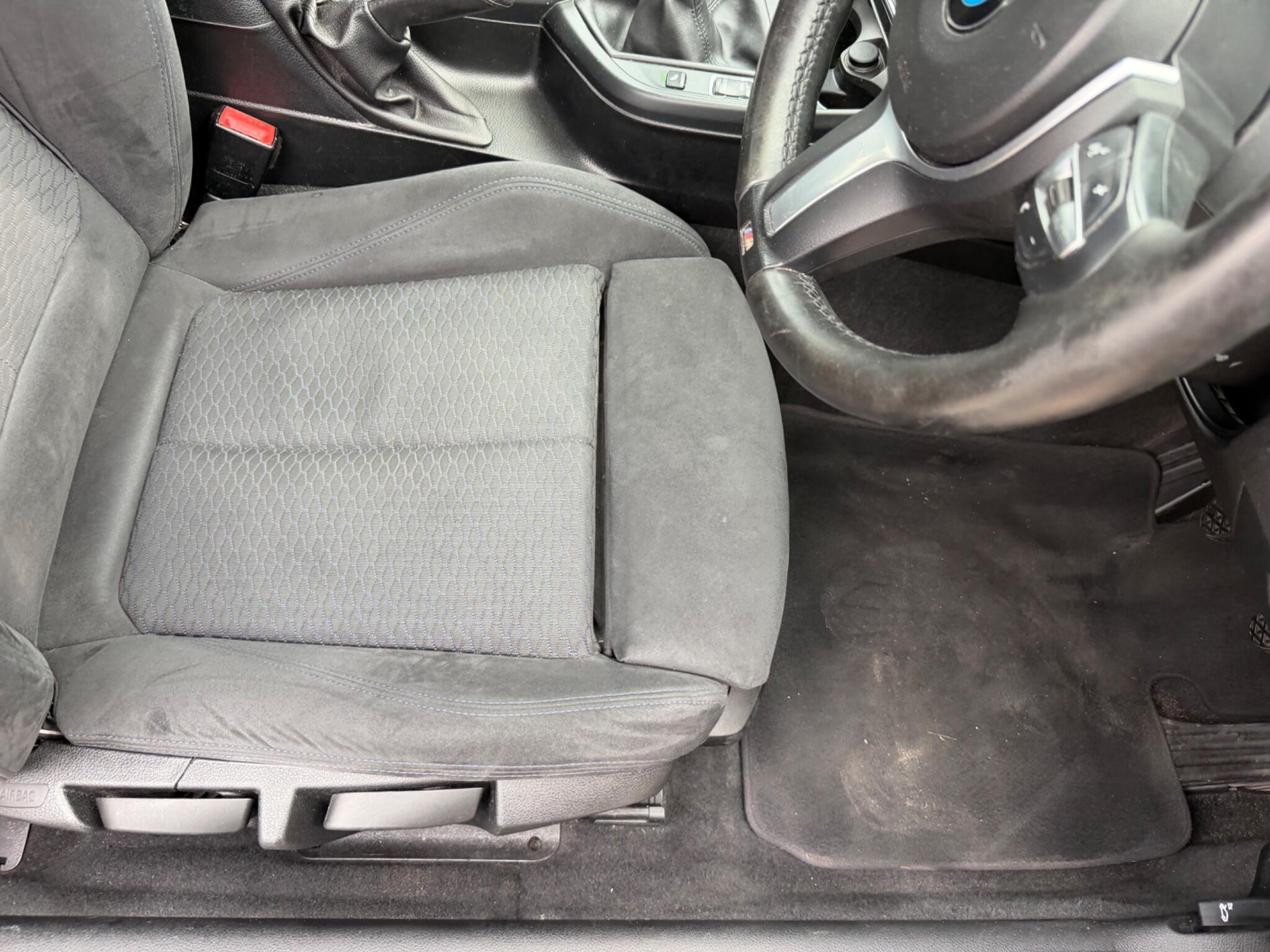 BMW 1 Series view 13