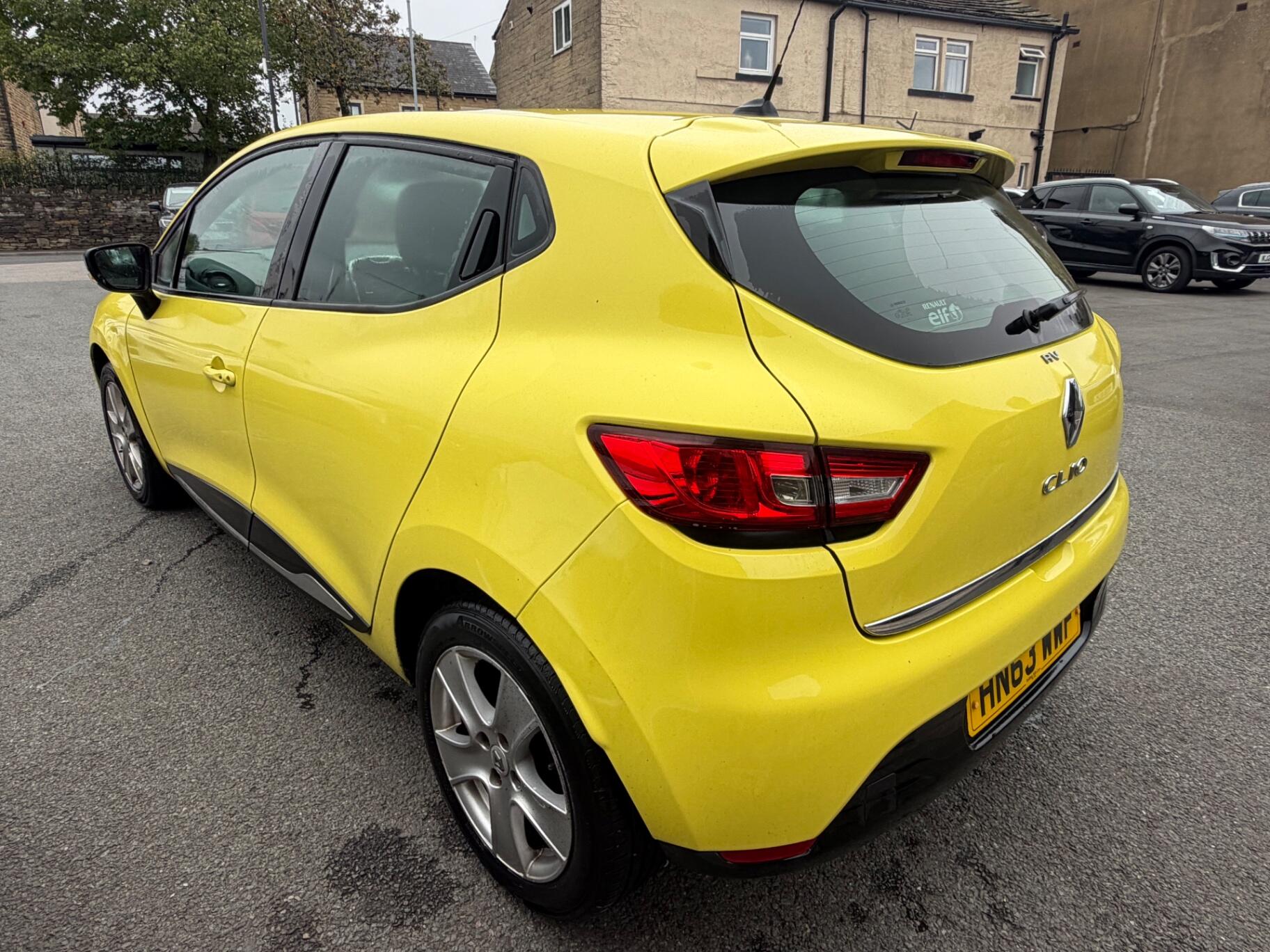 Renault Clio view 8
