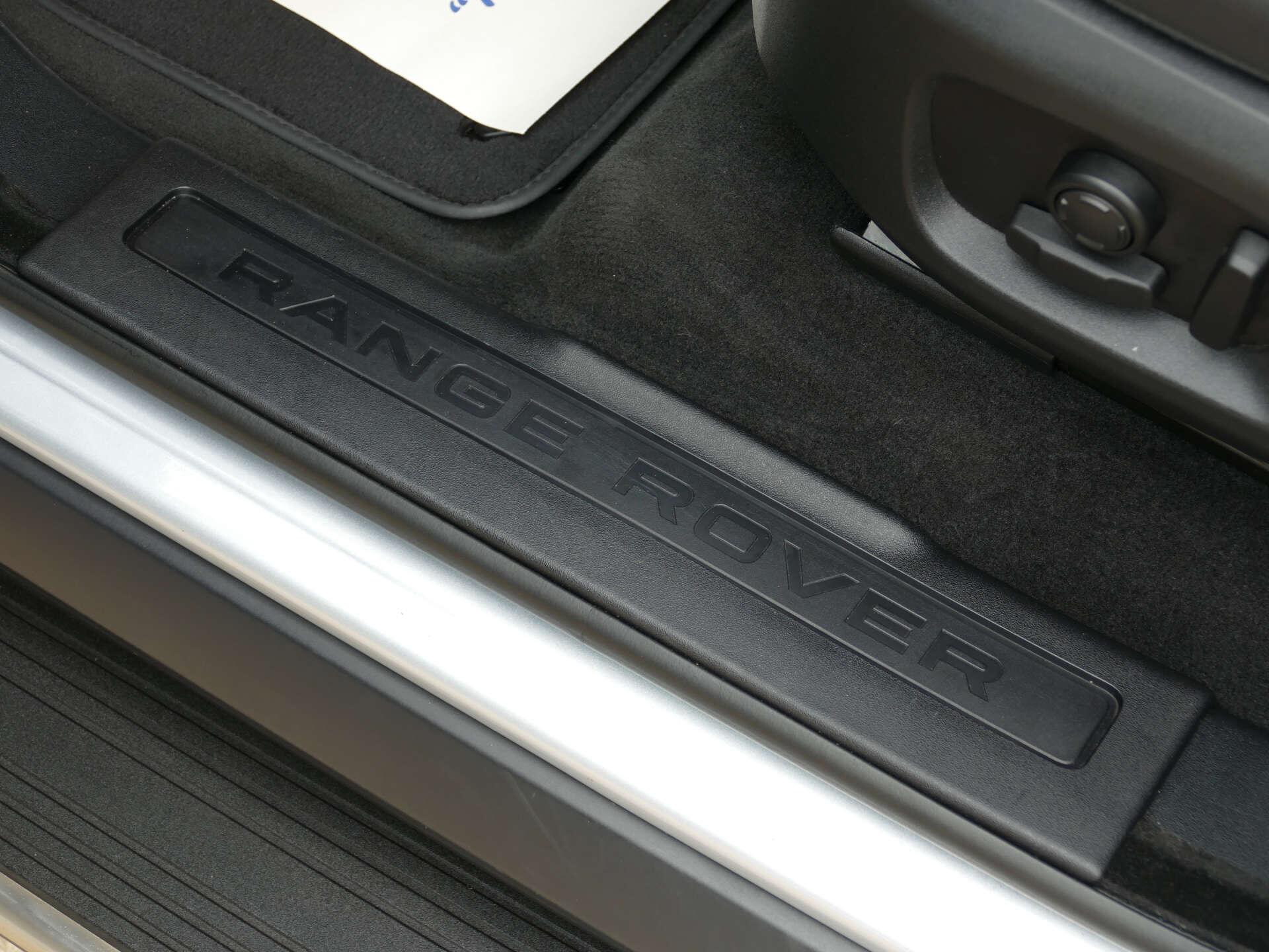 Land Rover Range Rover Evoque view 33
