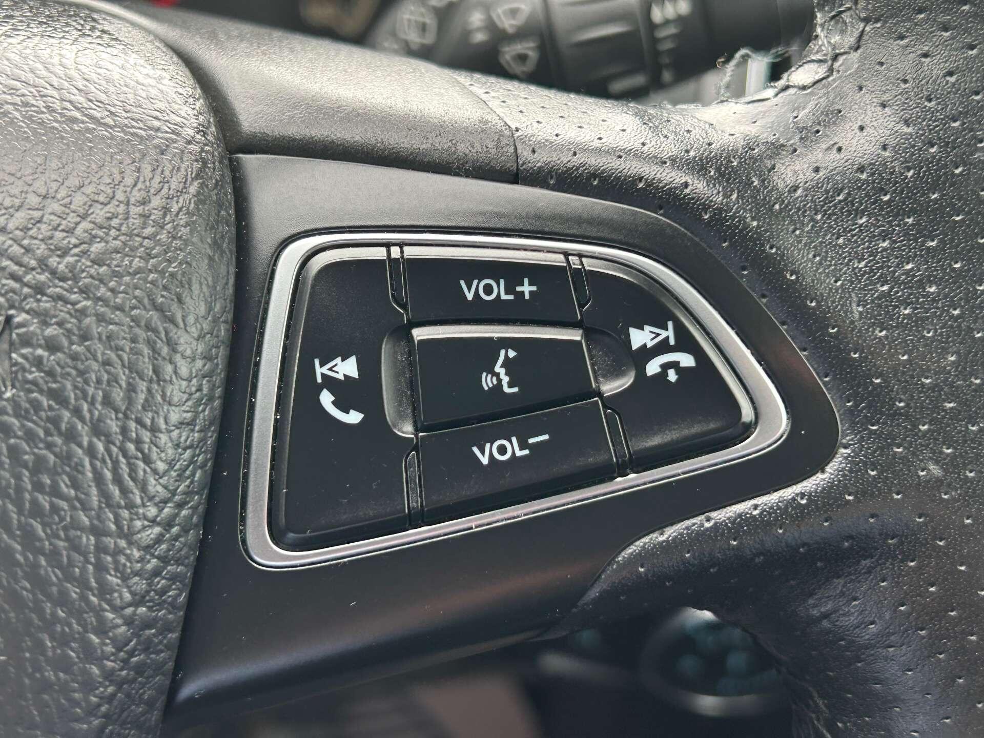 Ford Focus view 28